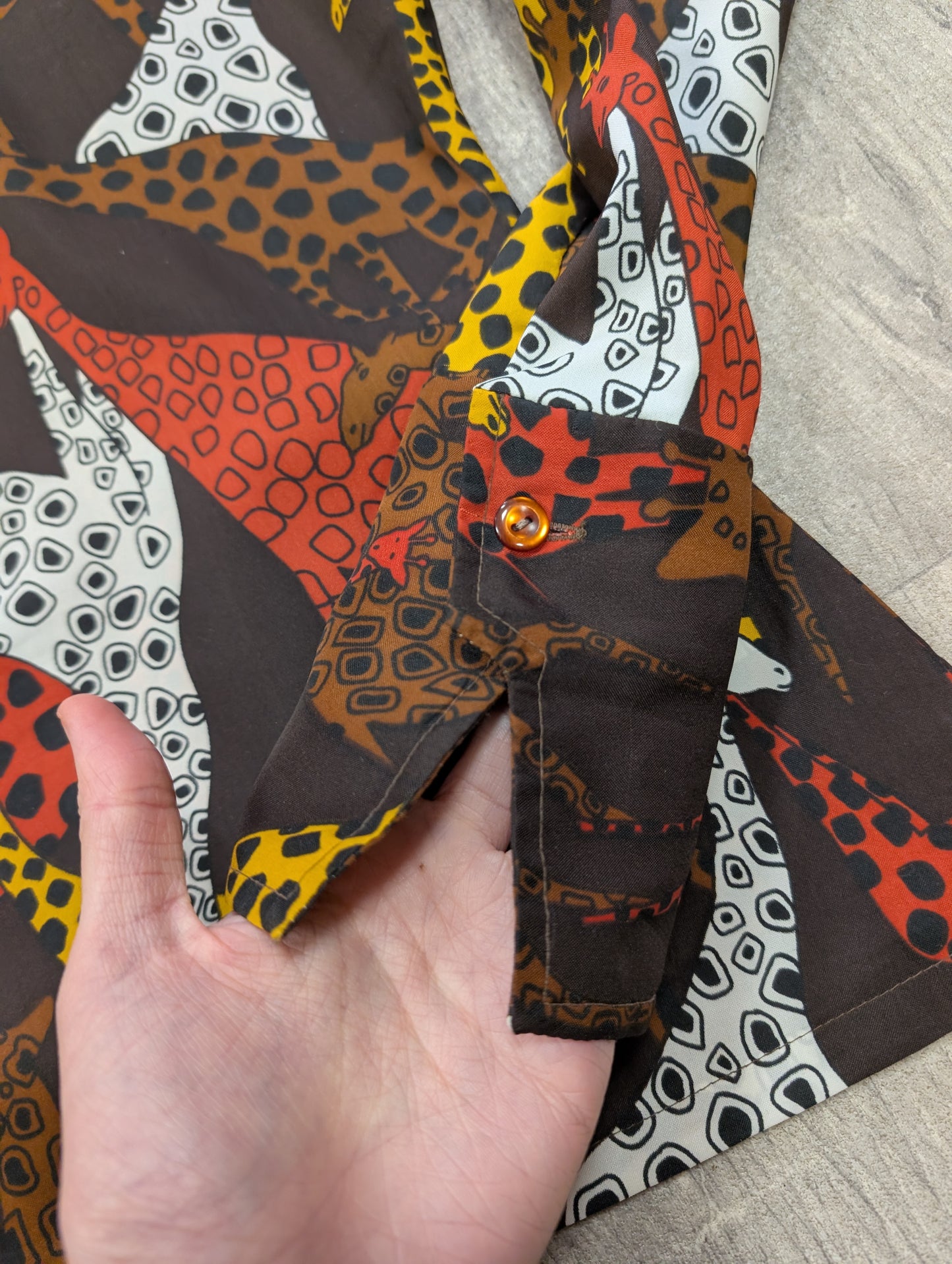 1970s novelty giraffe print dagger collar shirt - S