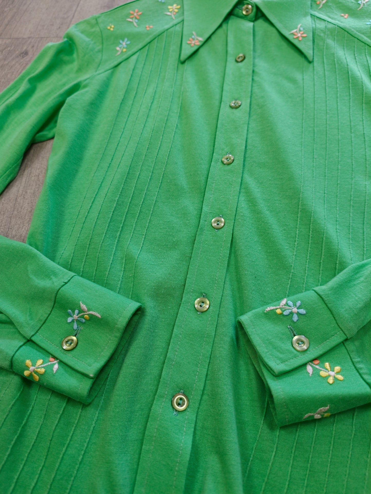 1970s embroidered green dagger collar shirt - S/M
