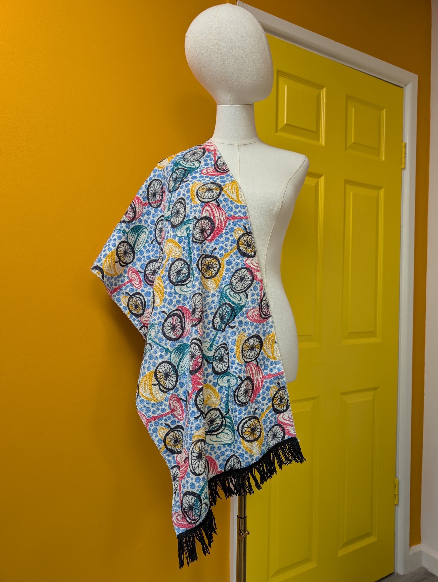 50s/60s Leeona novelty cocktail print fringed towel