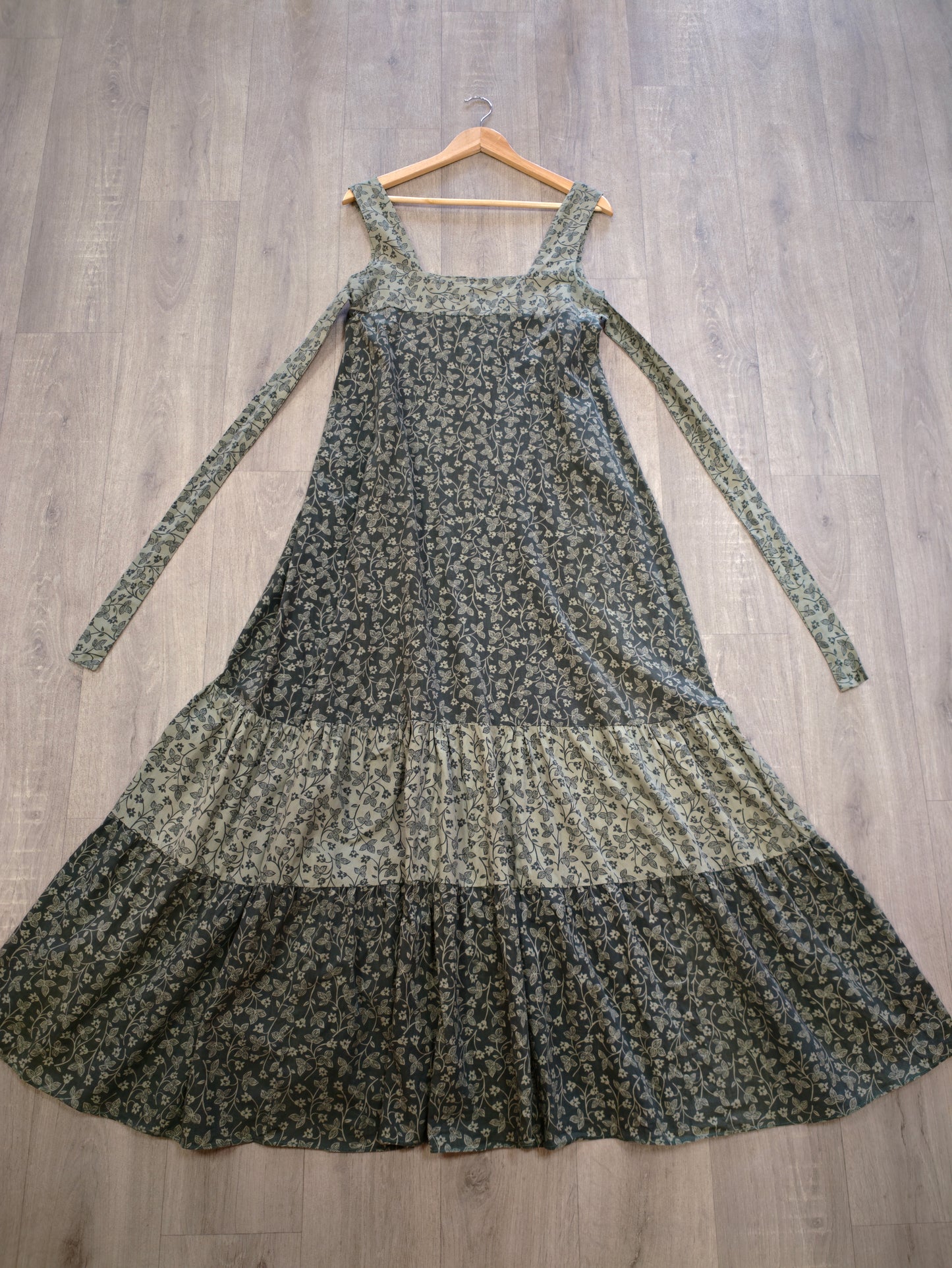 1970s Shelana green floral tiered cotton dress - XS/S/6/8