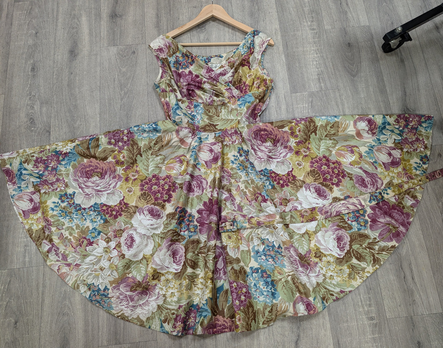 1950s Roecliff and Chapman full circle cotton dress and belt - 34"B, 26"W