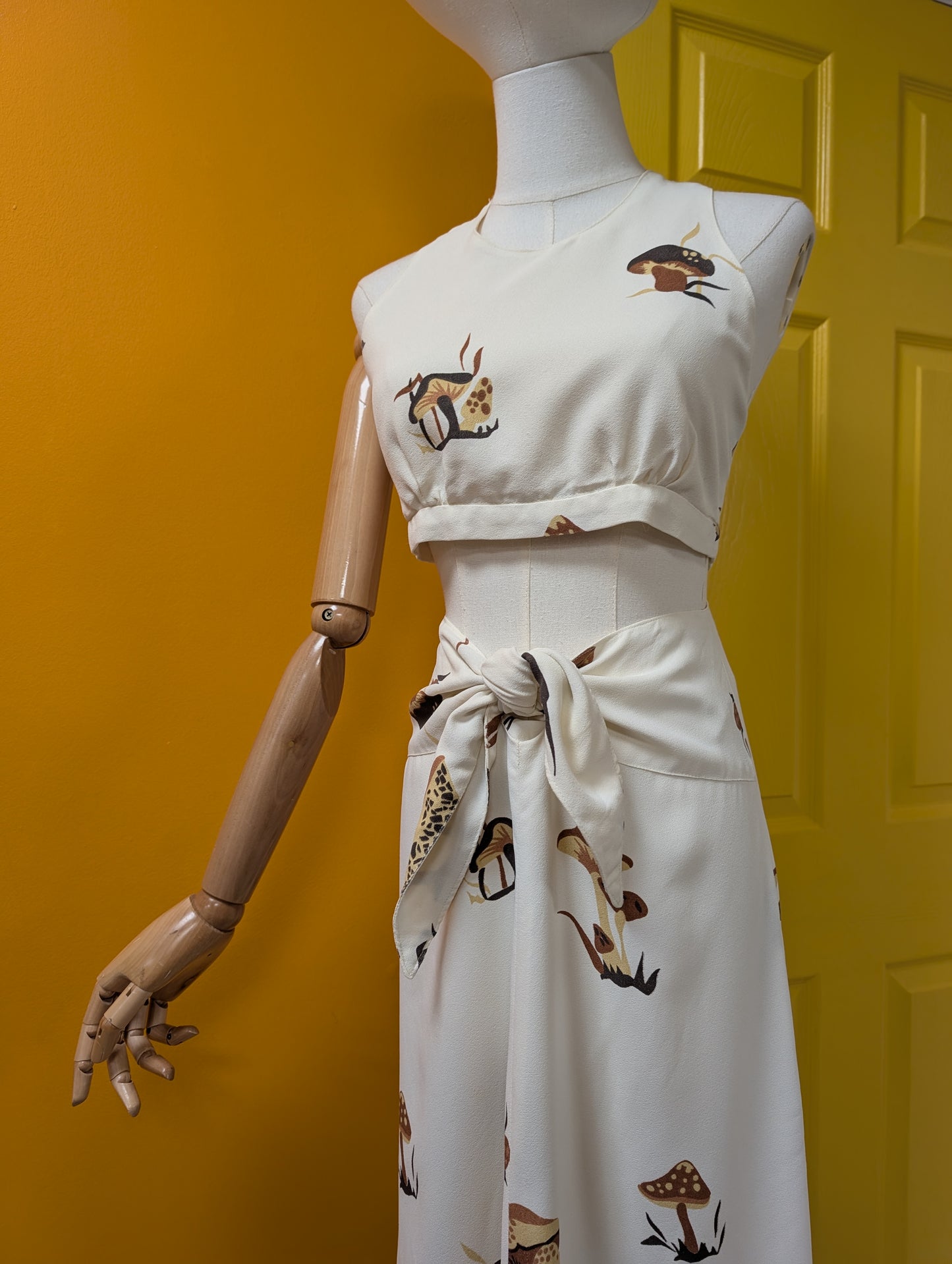 1970s novelty mushroom print halter top and skirt - S/8