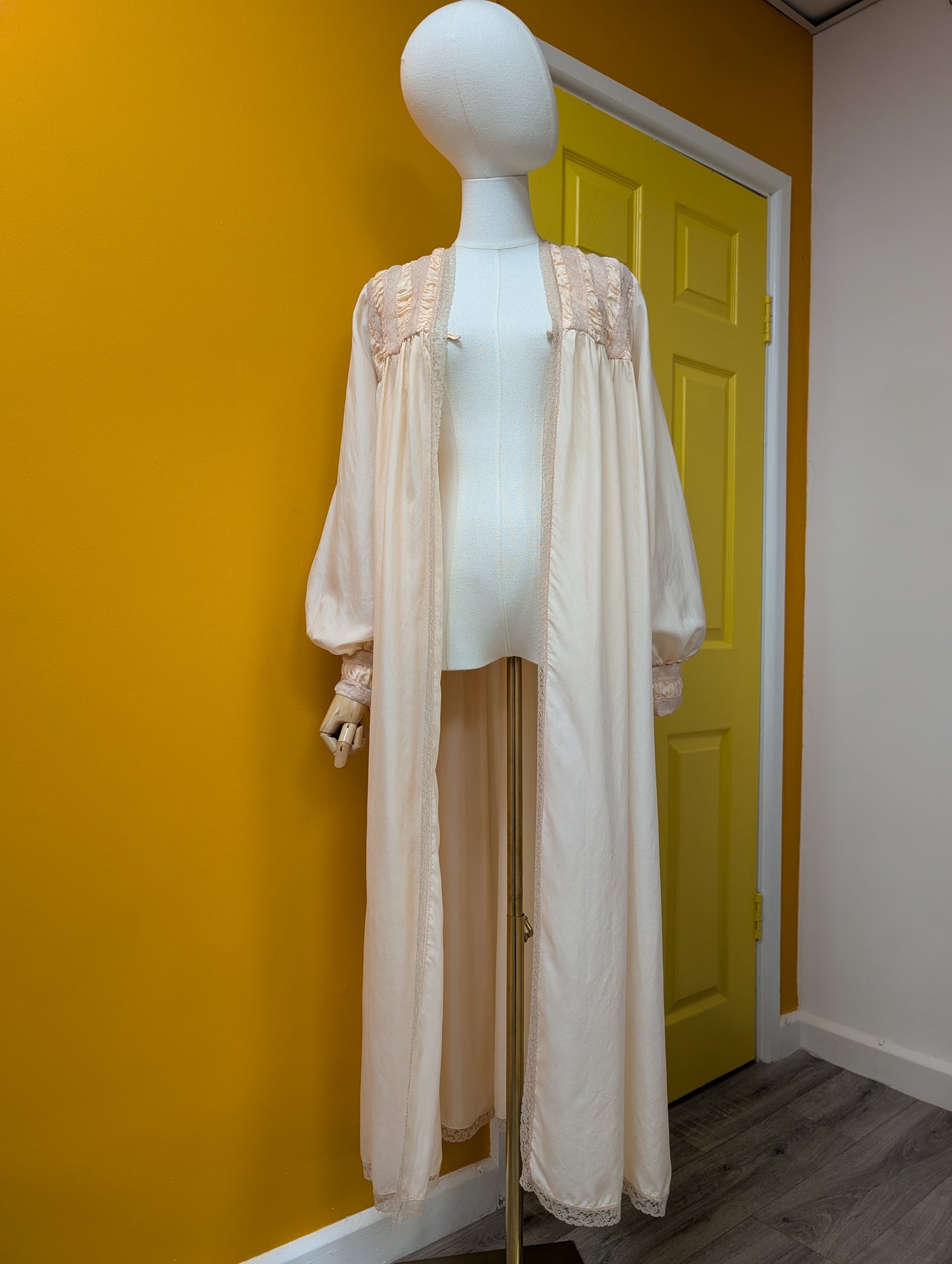 Gorgeous 70s/80s Janet Reger silk peignoir