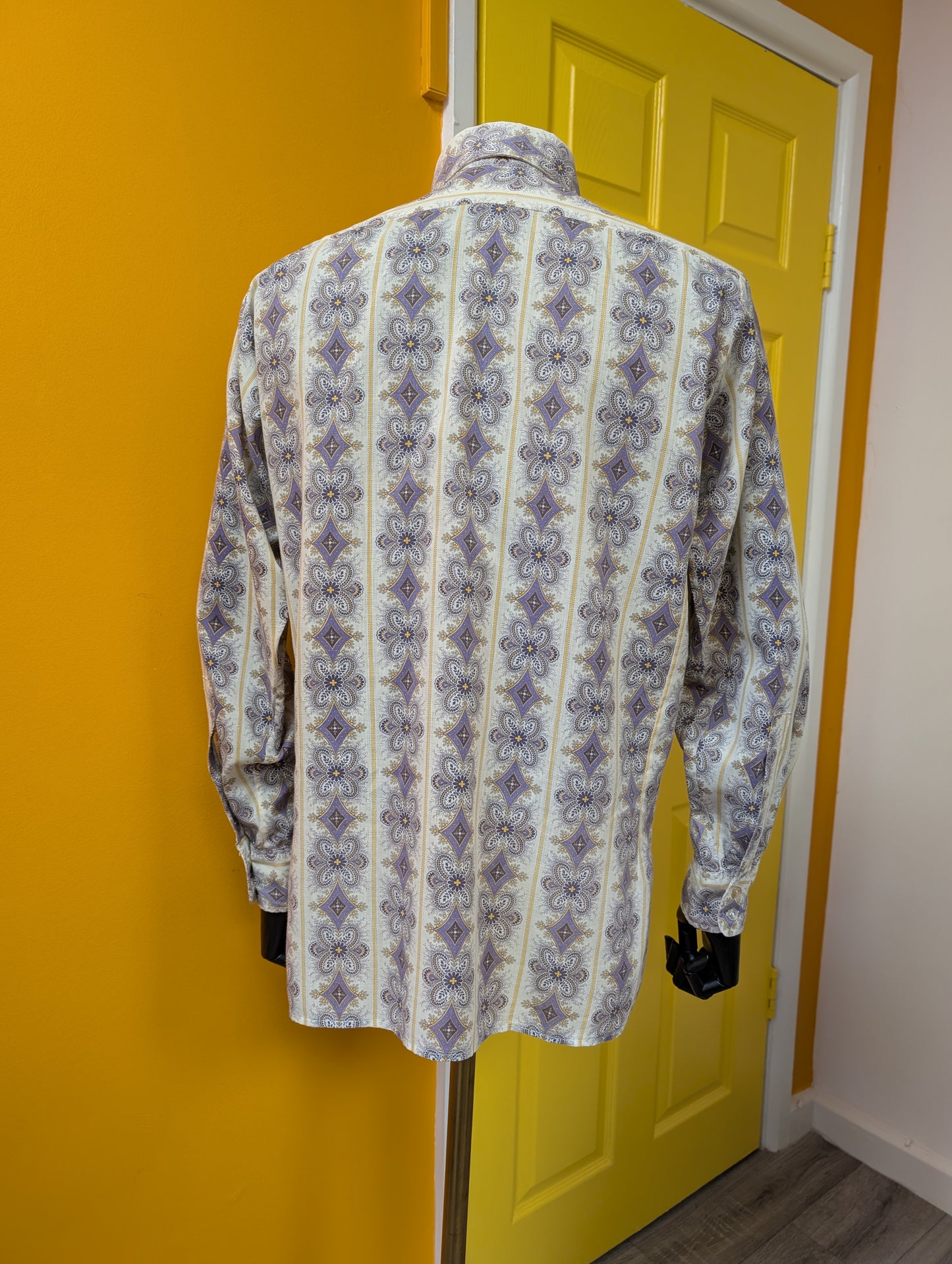 Early 1970s Ben Sherman twist tag shirt