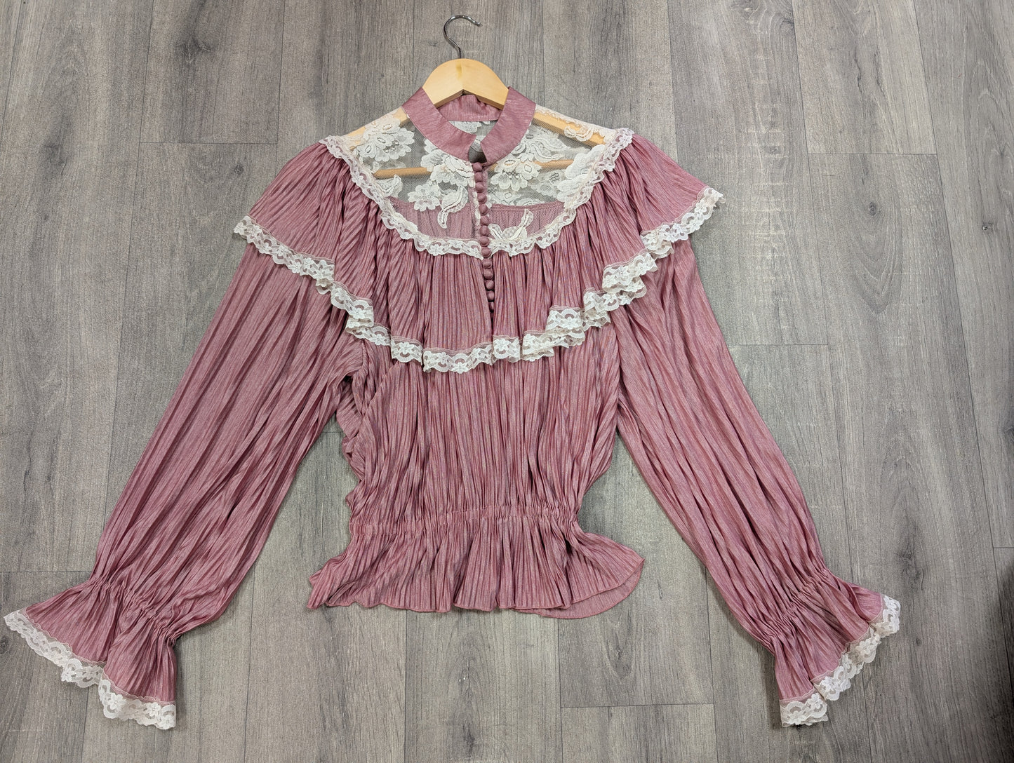 1970s Hershelle Young Mayfair dusky pink lace trim blouse - XS/S