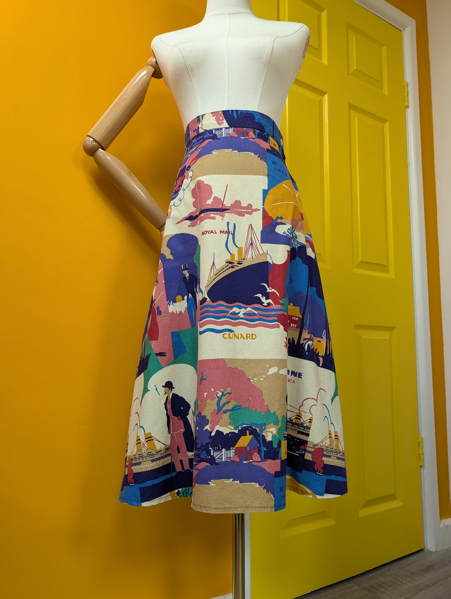 Bernard Nevill novelty print skirt - 26" waist