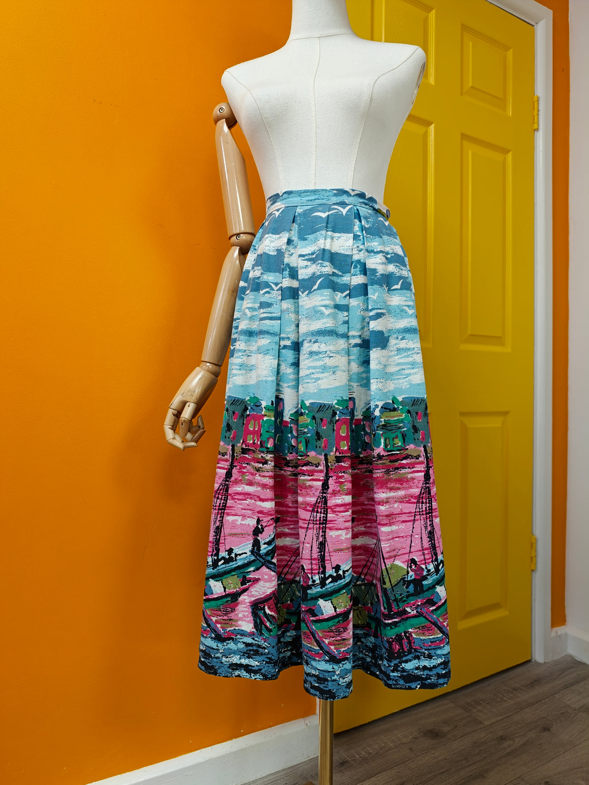 1950s Susan Barry novelty scenic print skirt