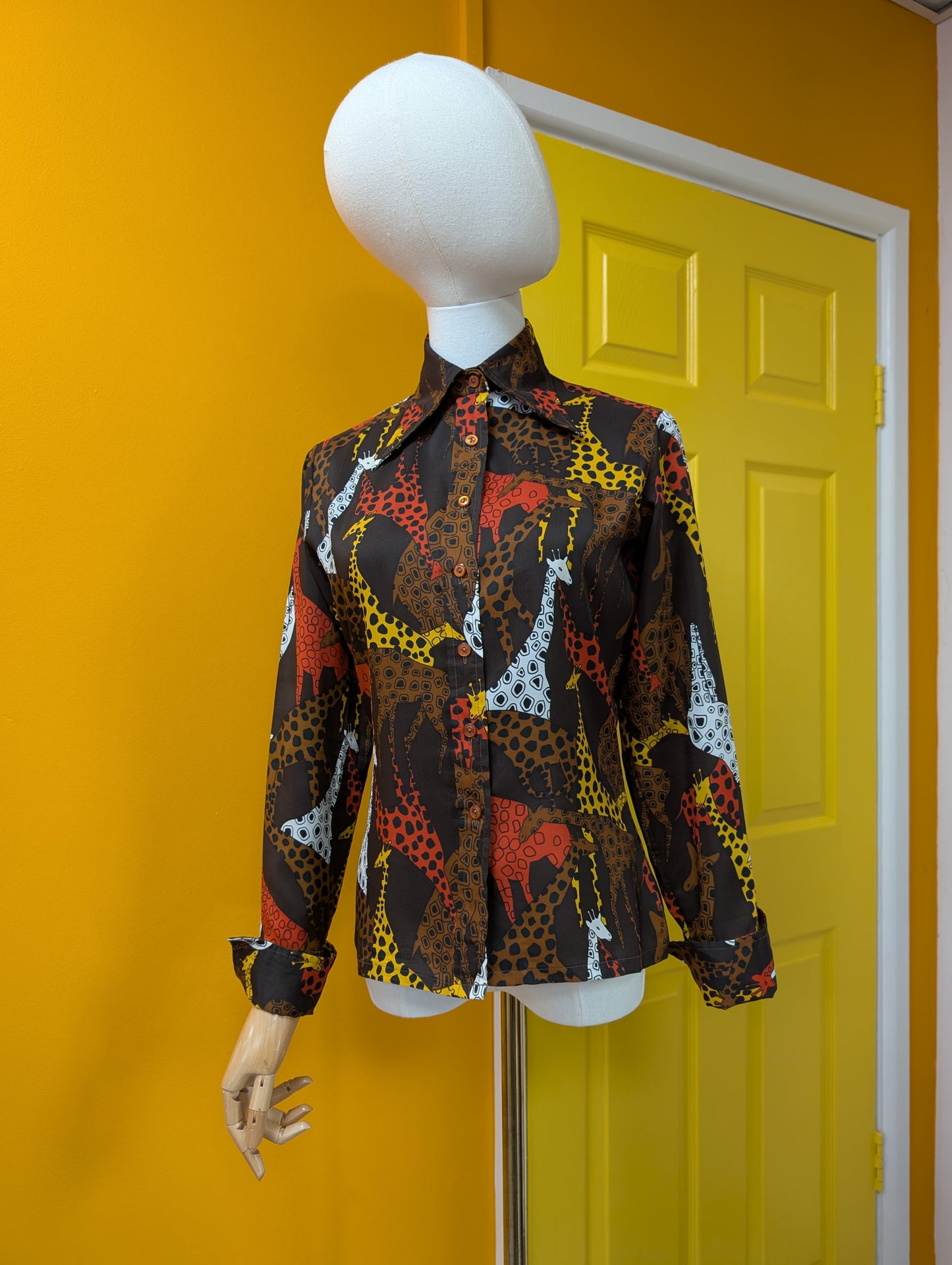 1970s novelty giraffe print dagger collar shirt - S