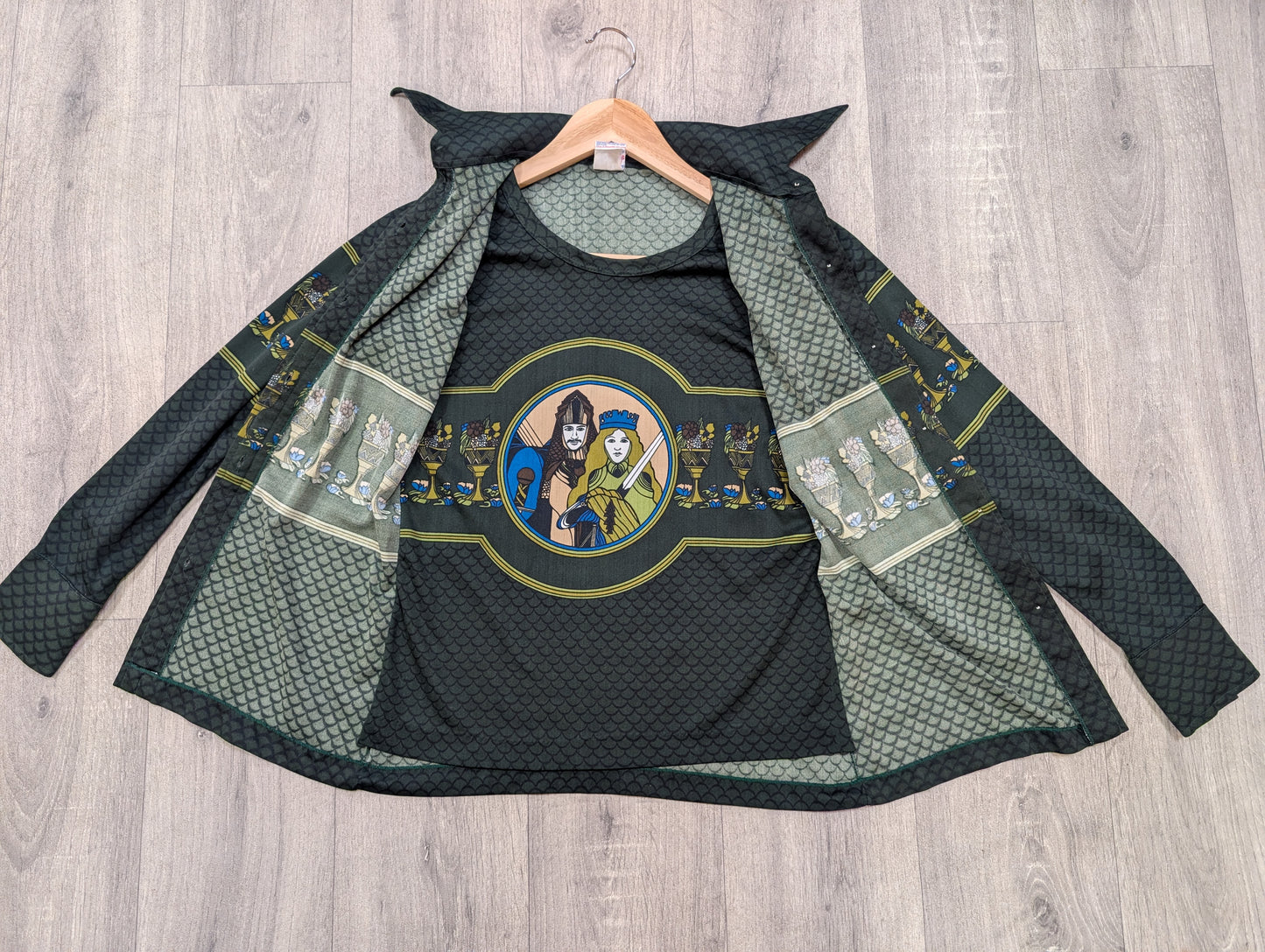 1970s novelty medieval print shirt - XS/S
