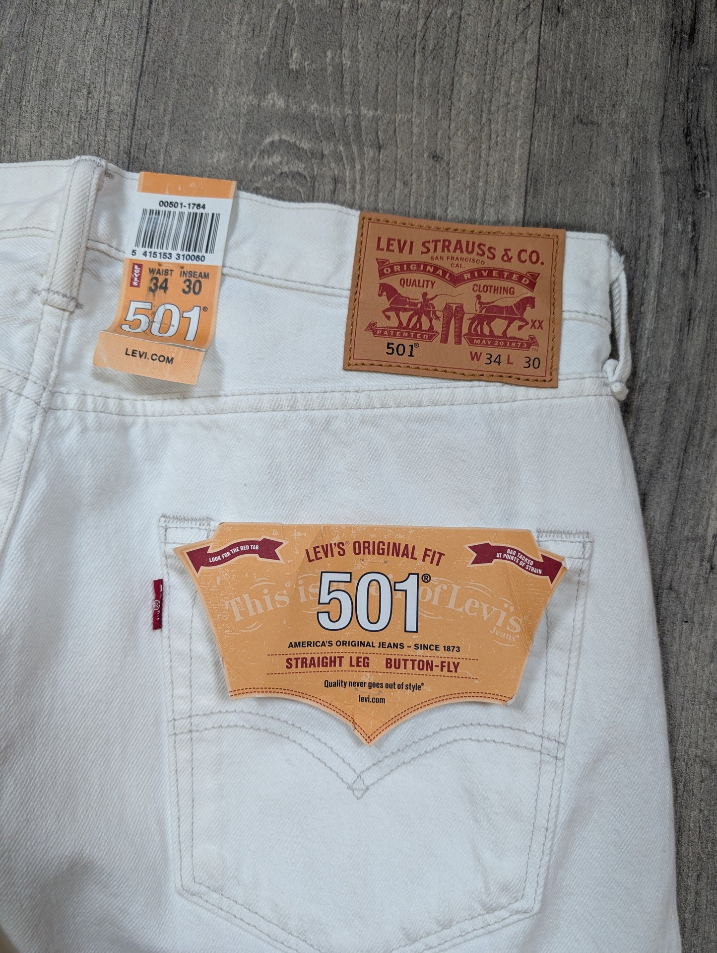 Deadstock Y2K white Levi's 501s - 34W 30L