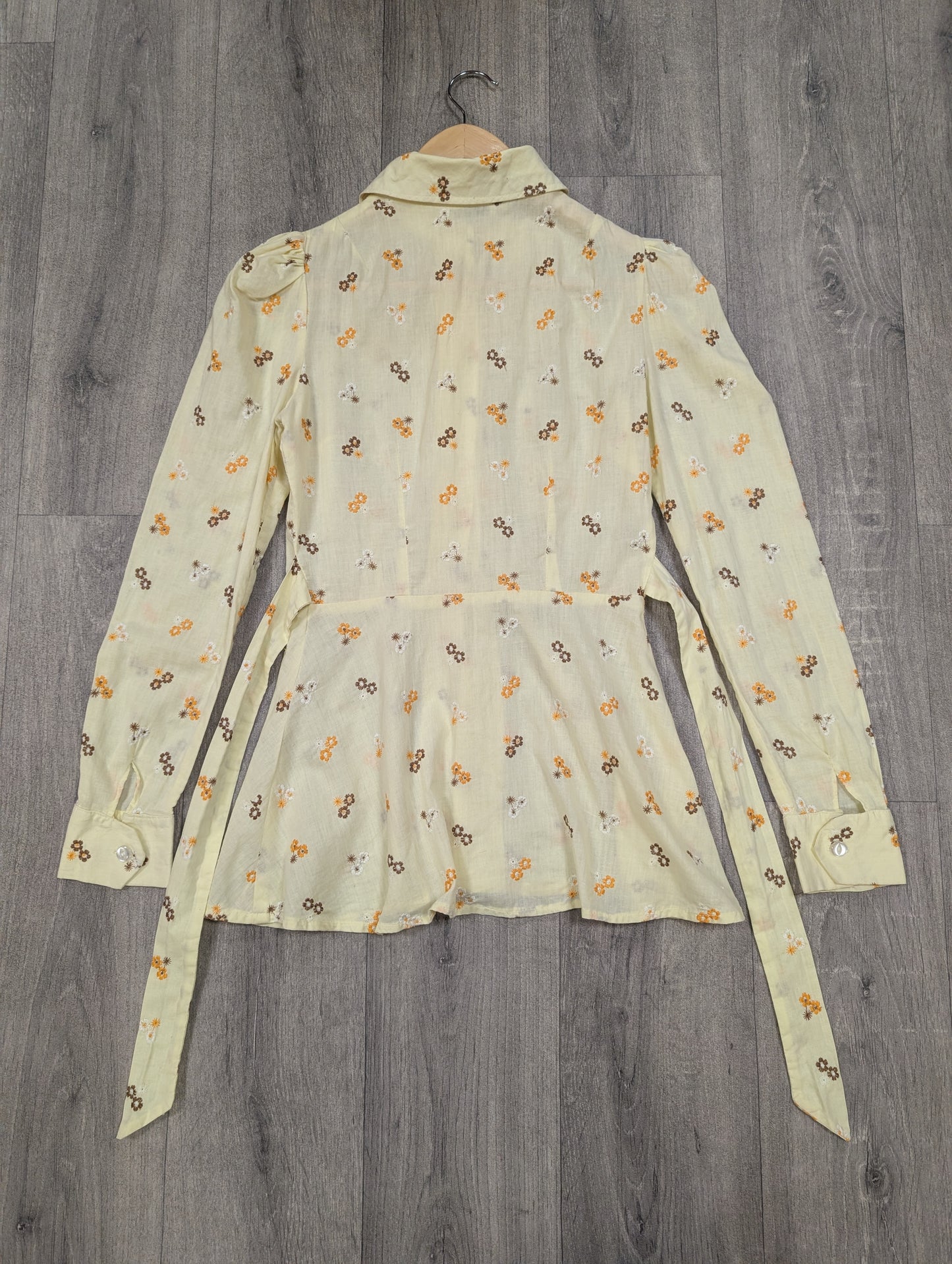 1970s embroidered shirt with tie waist - XS/6