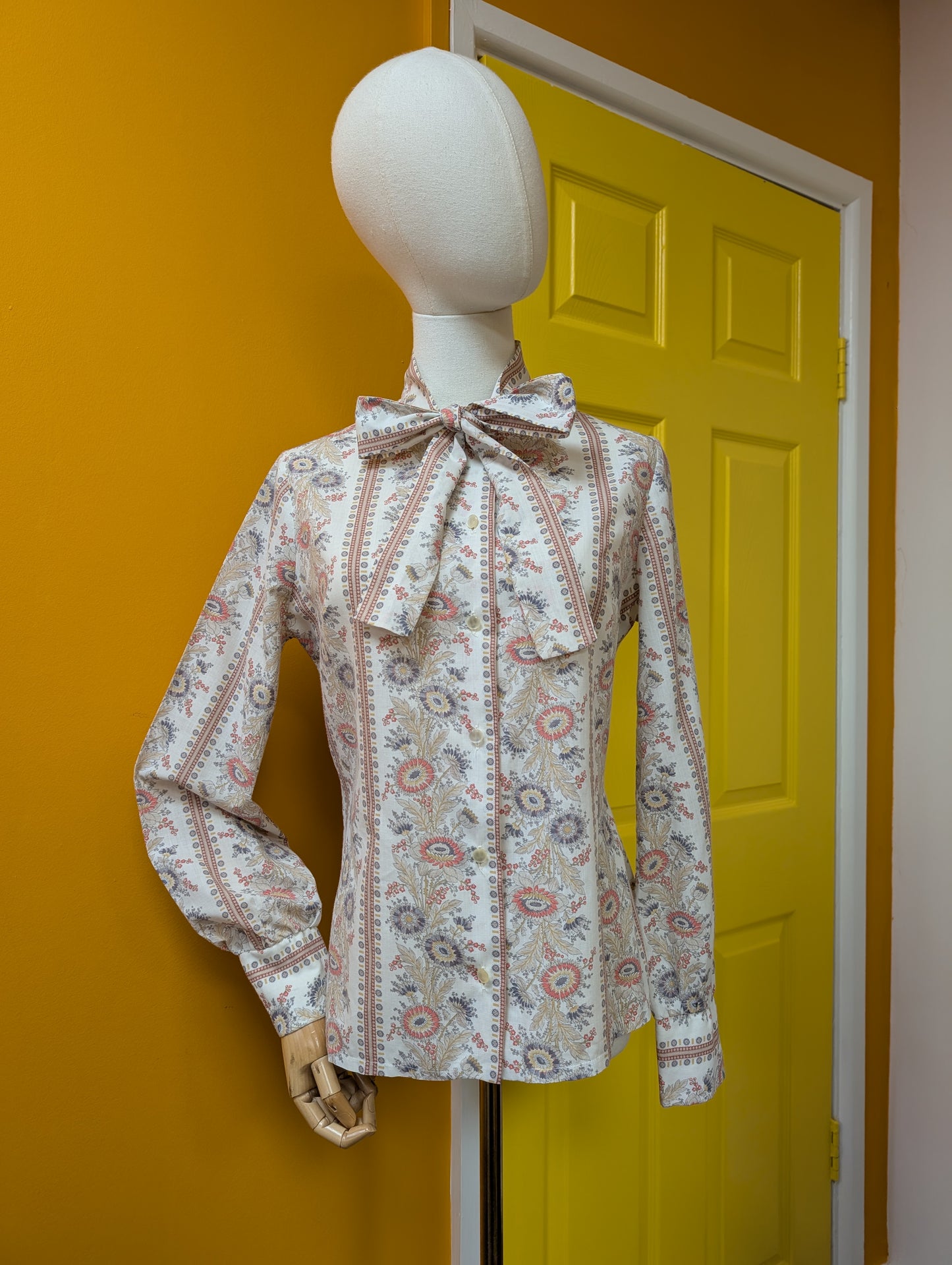 1970s pussy bow blouse -S/M