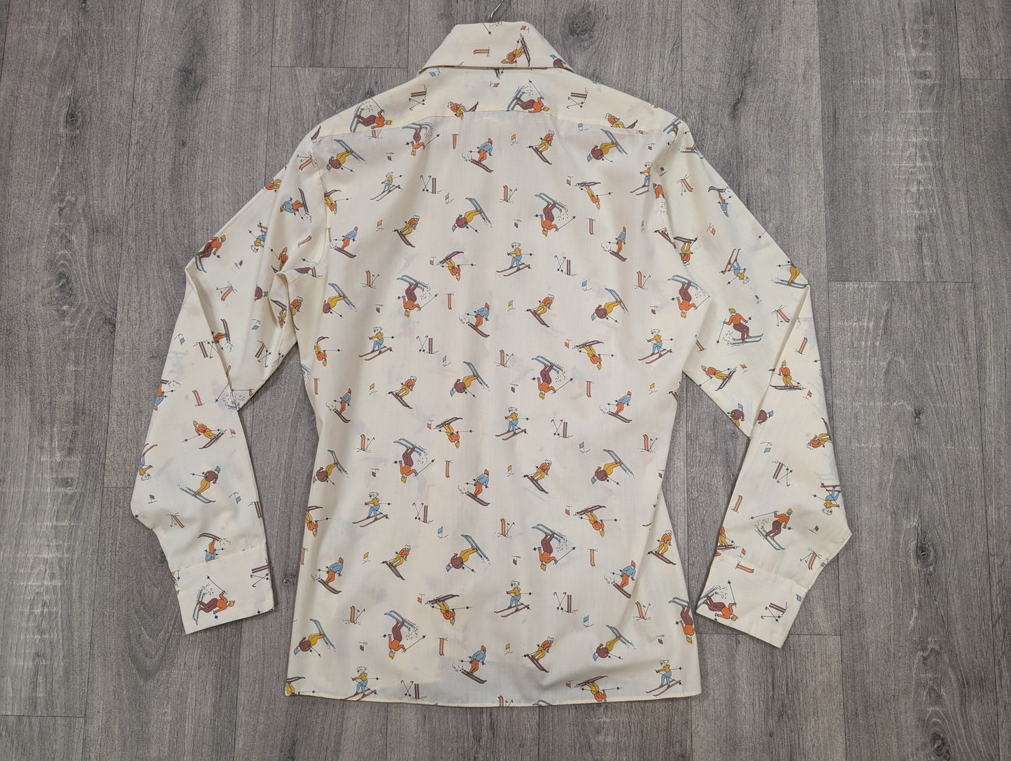 1970s Dickens novelty skiing print shirt