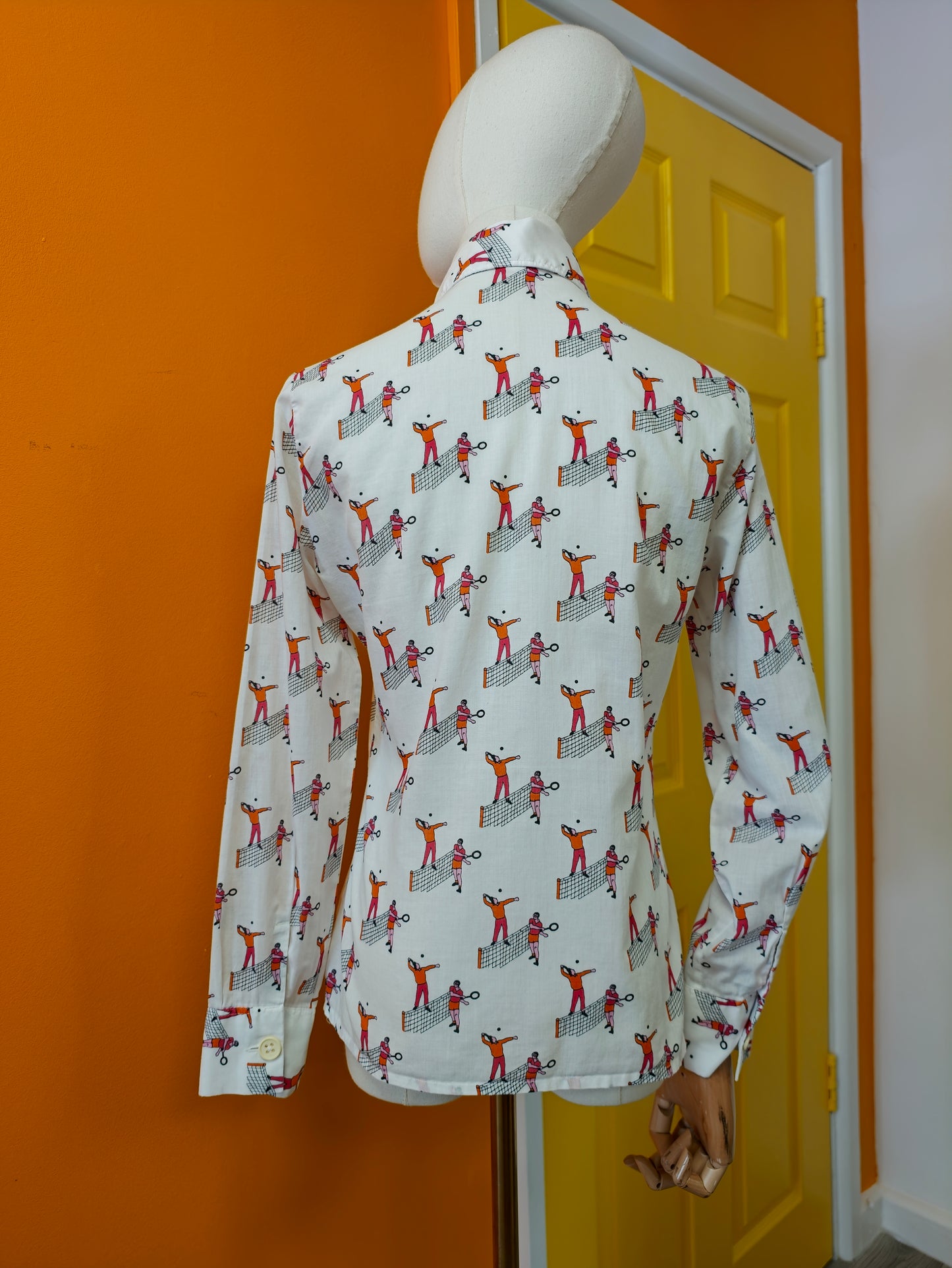 1970s novelty tennis print cotton dagger collar shirt - M