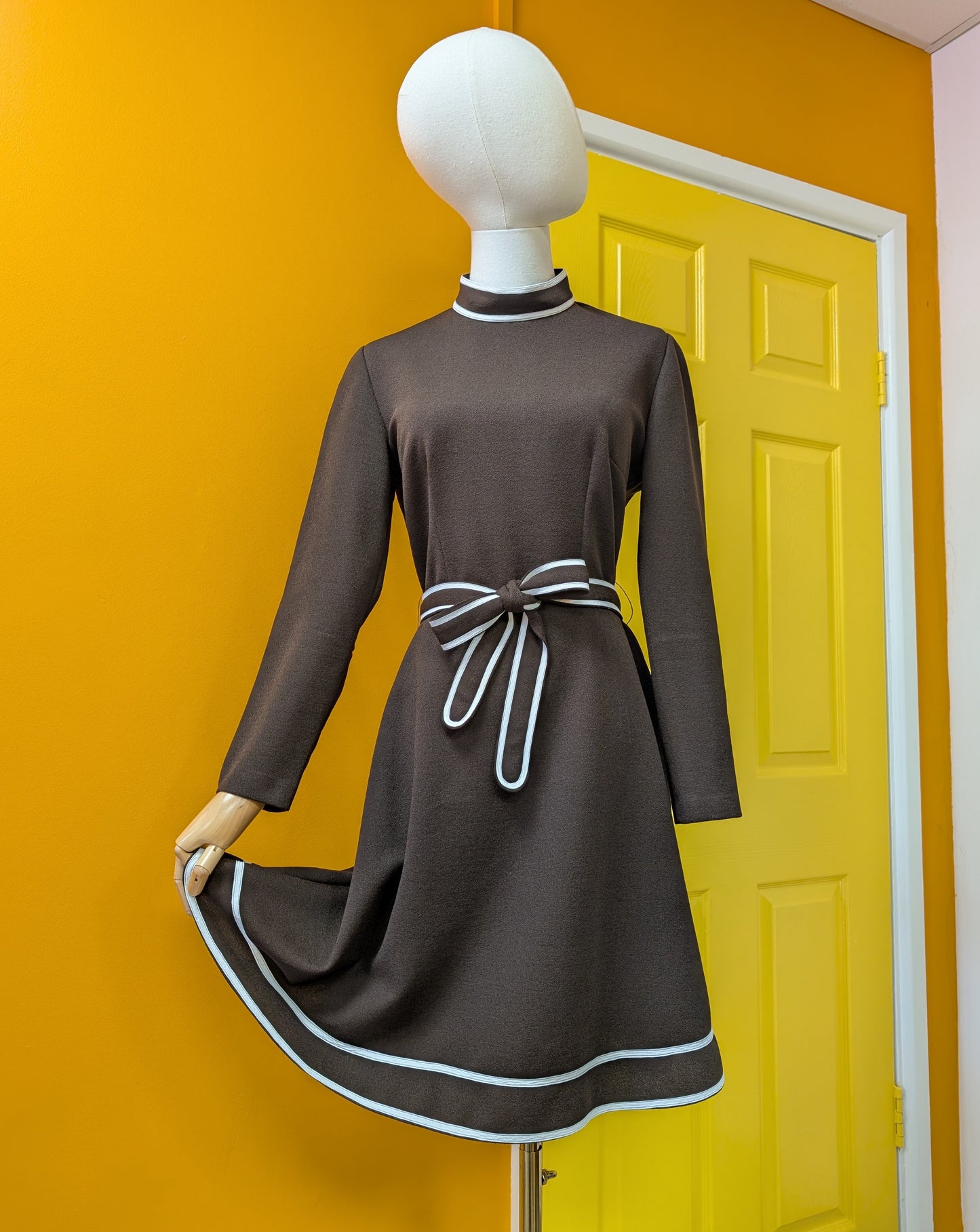 60s/70s brown crimplene dress - S/10