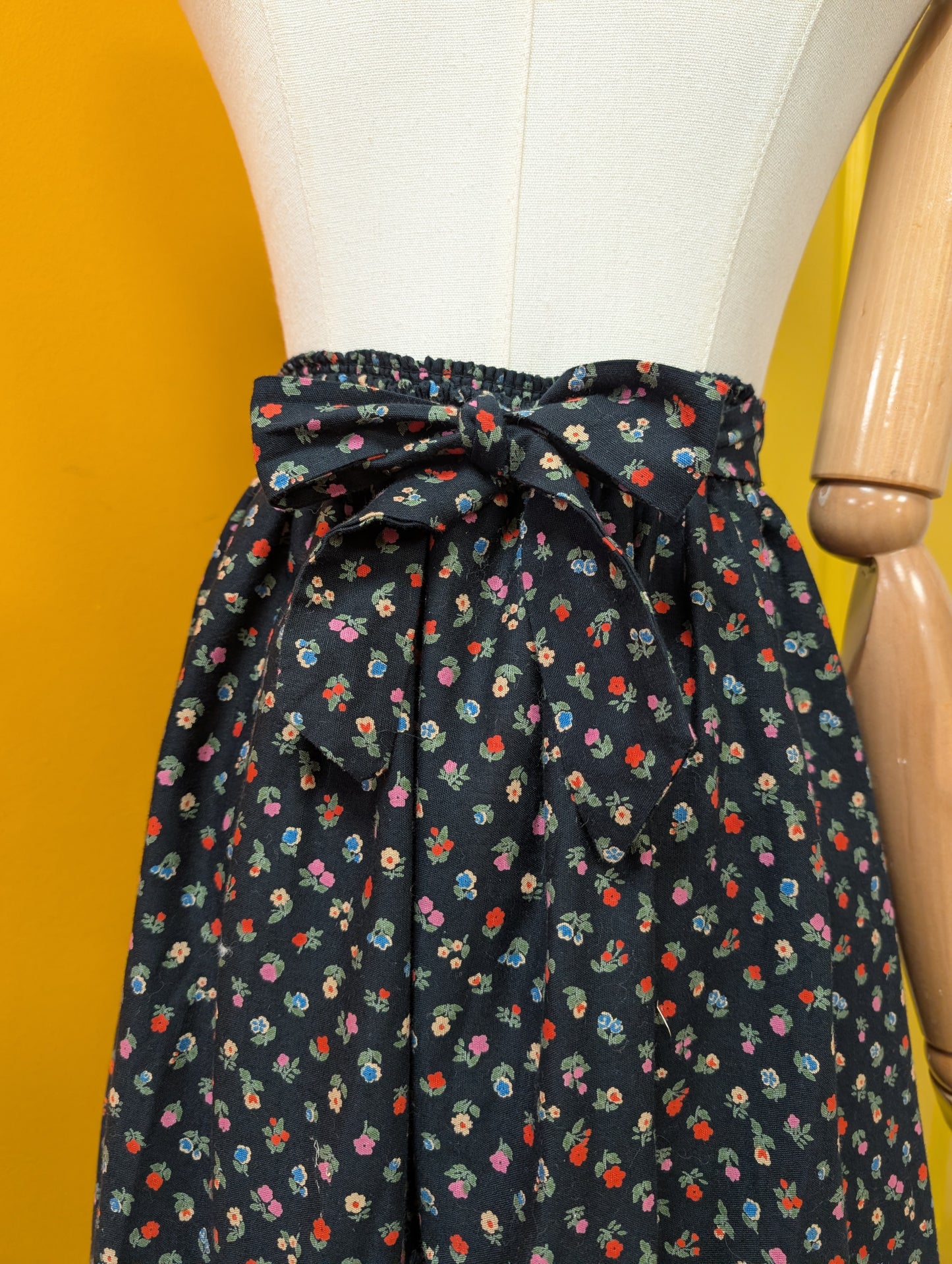 1970s Czarina black floral cotton skirt - S/M