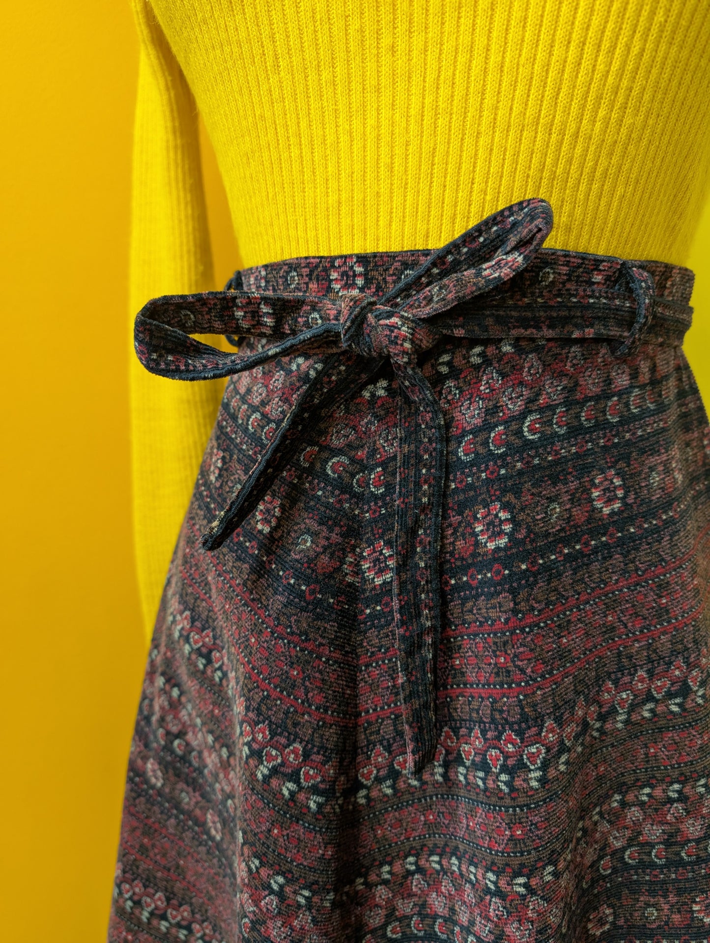 1970s needlecord skirt with belt - 26" waist