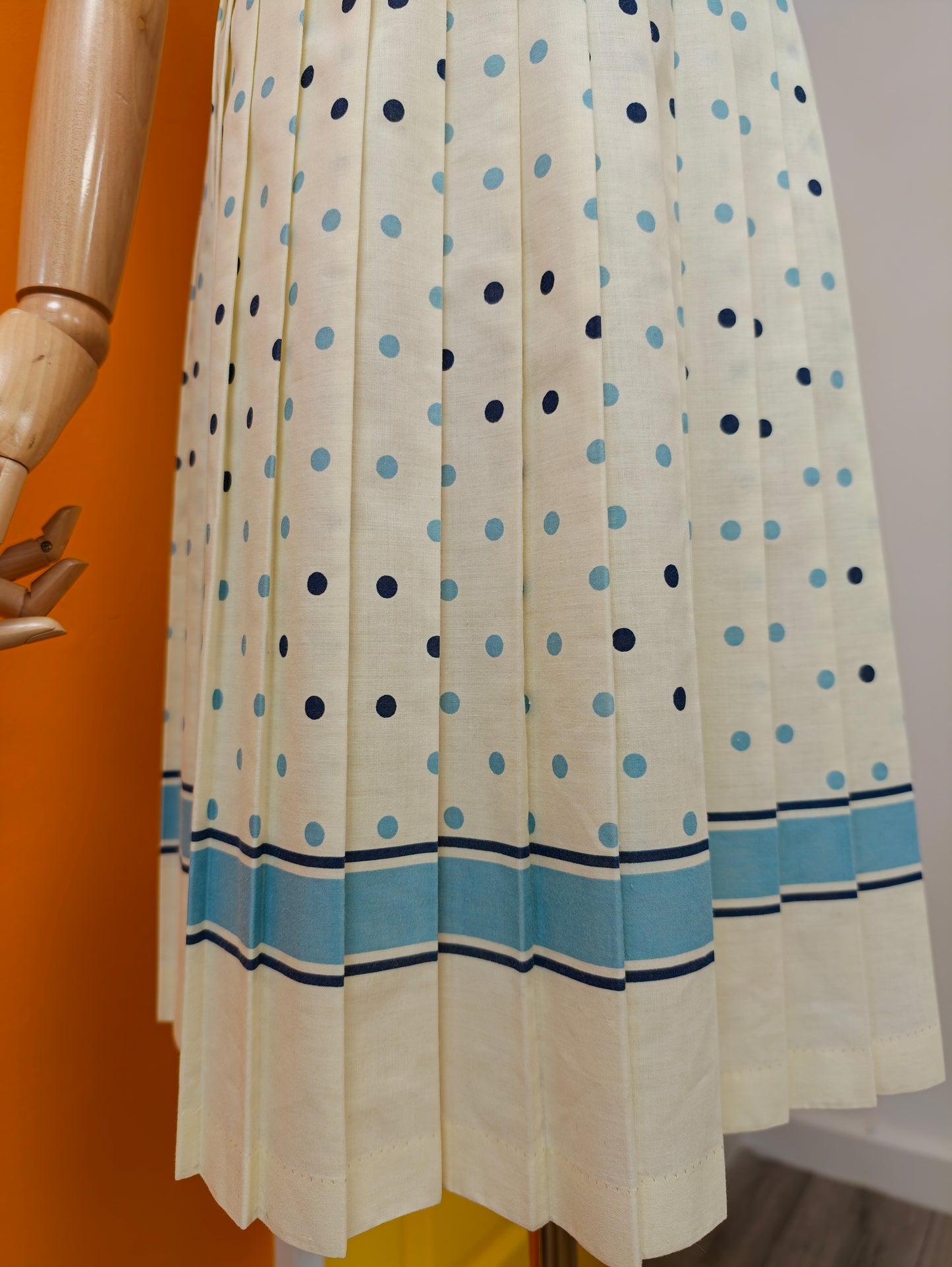 1960s spotty dress with pleated skirt - M/12