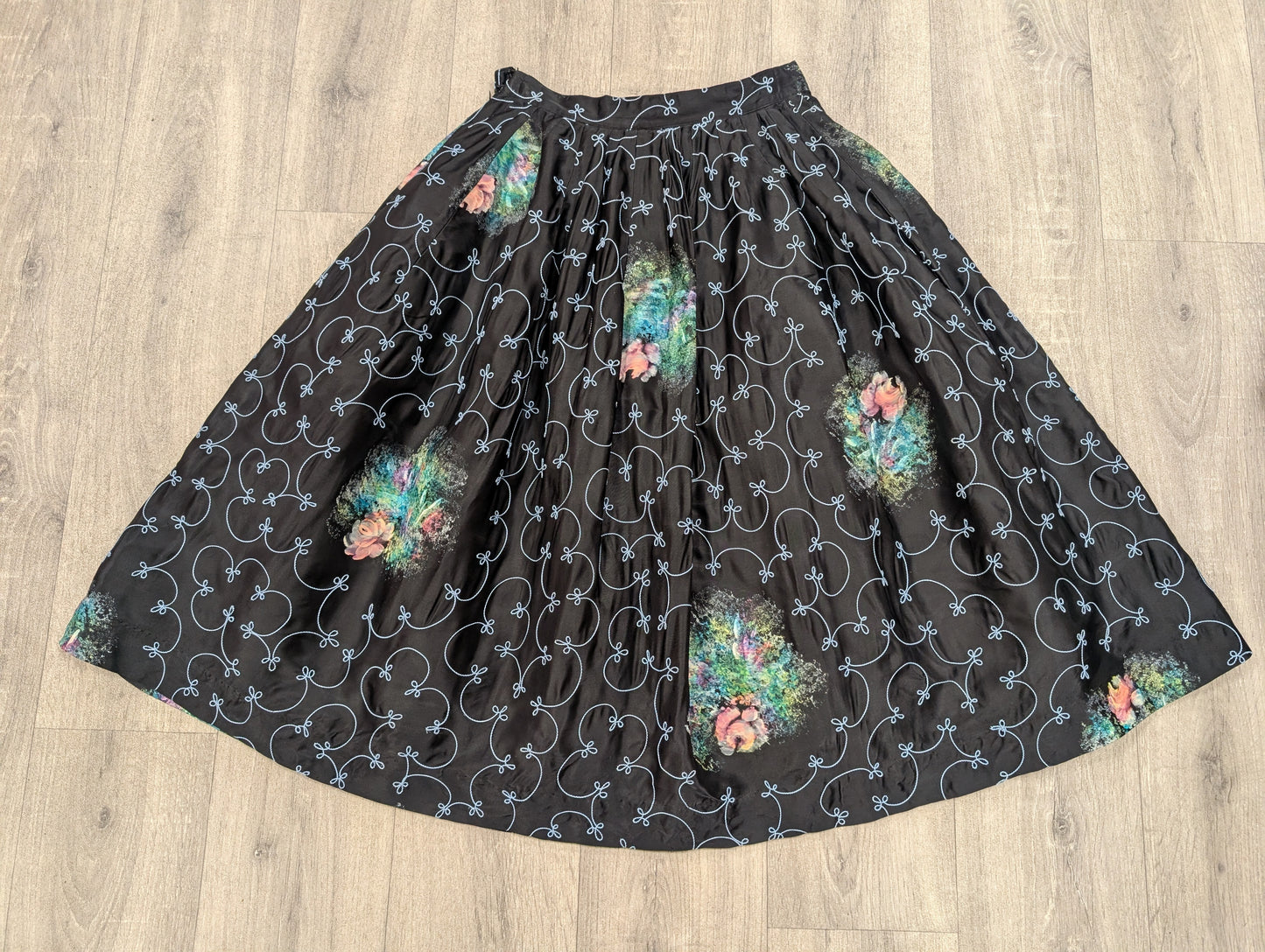 1950s embroidered and hand painted skirt - 25" waist