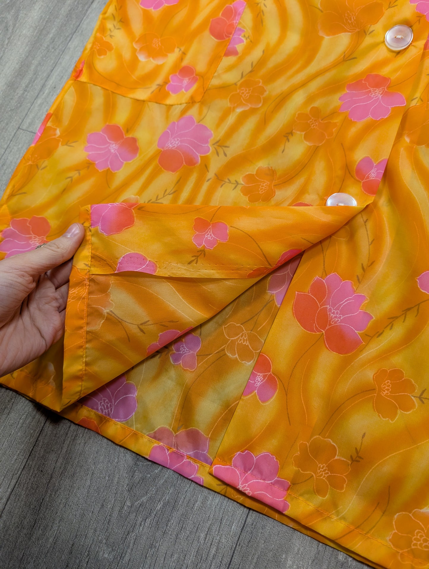 1960s Enfield floral orange & pink nylon house coat - M