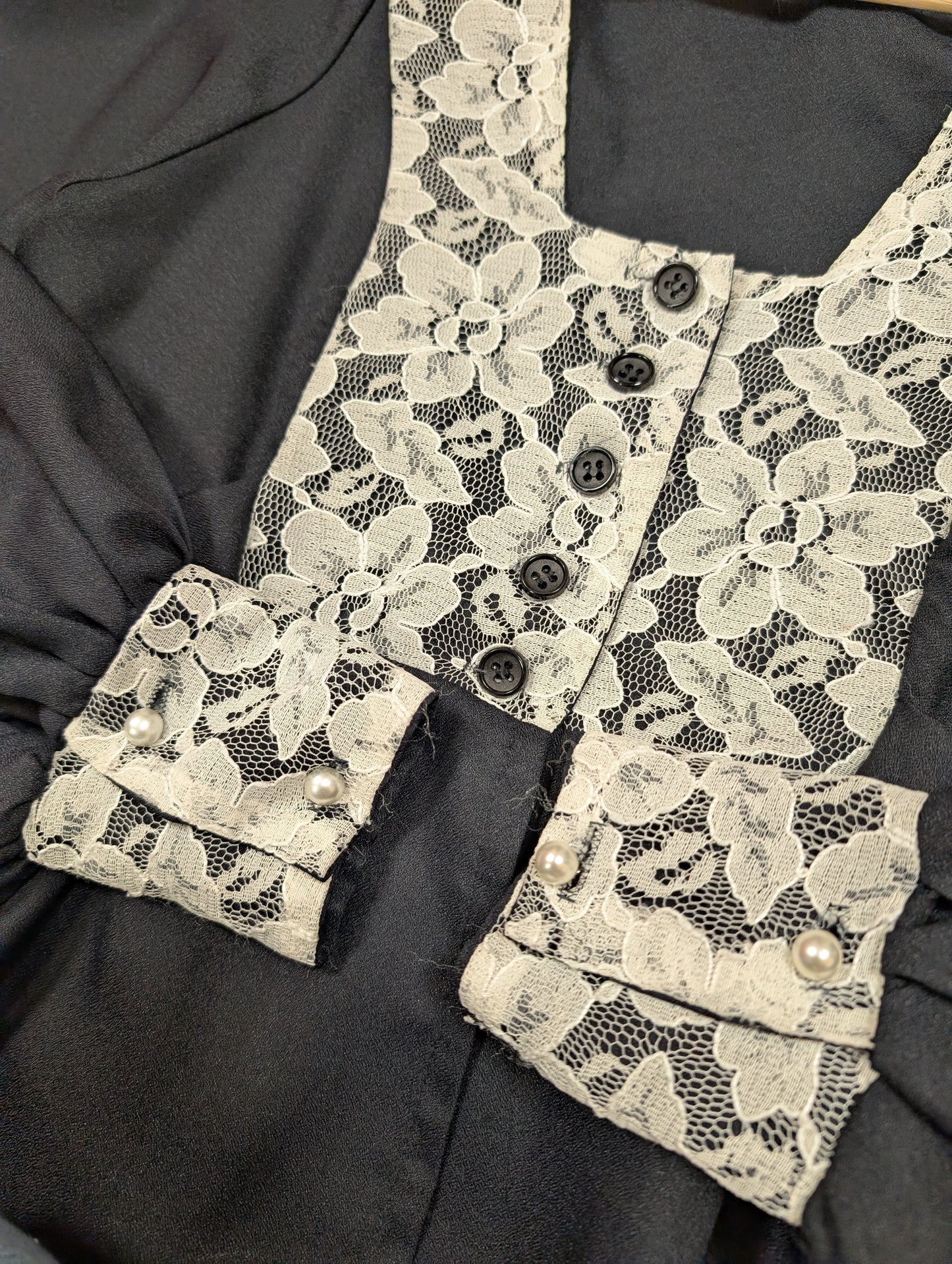 1970s C&A black blouse with white lace - S/8/10
