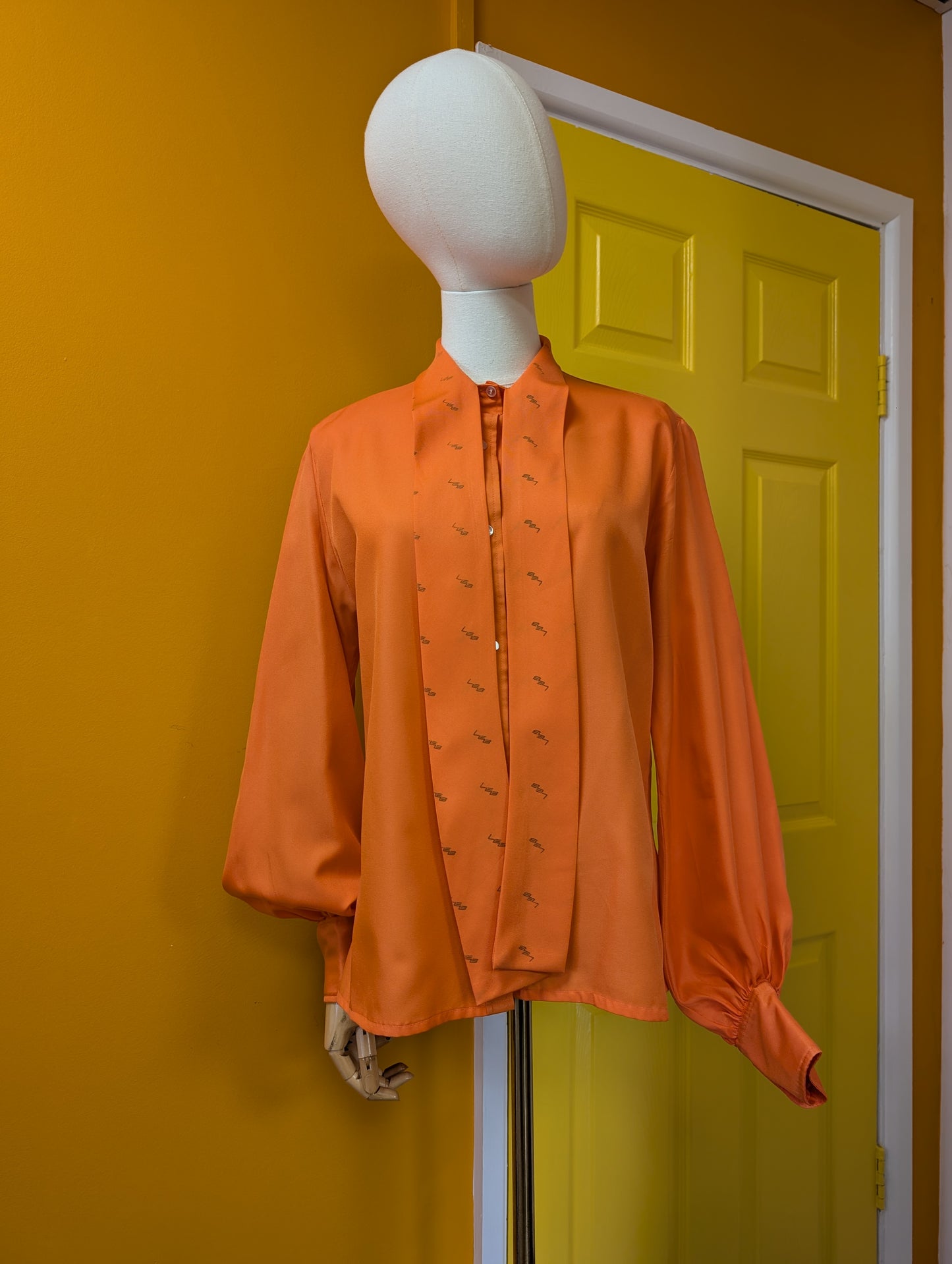 1970s orange balloon sleeve pussy bow collar blouse - L