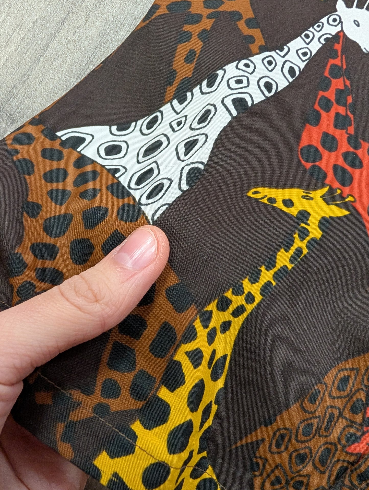 1970s novelty giraffe print dagger collar shirt - S