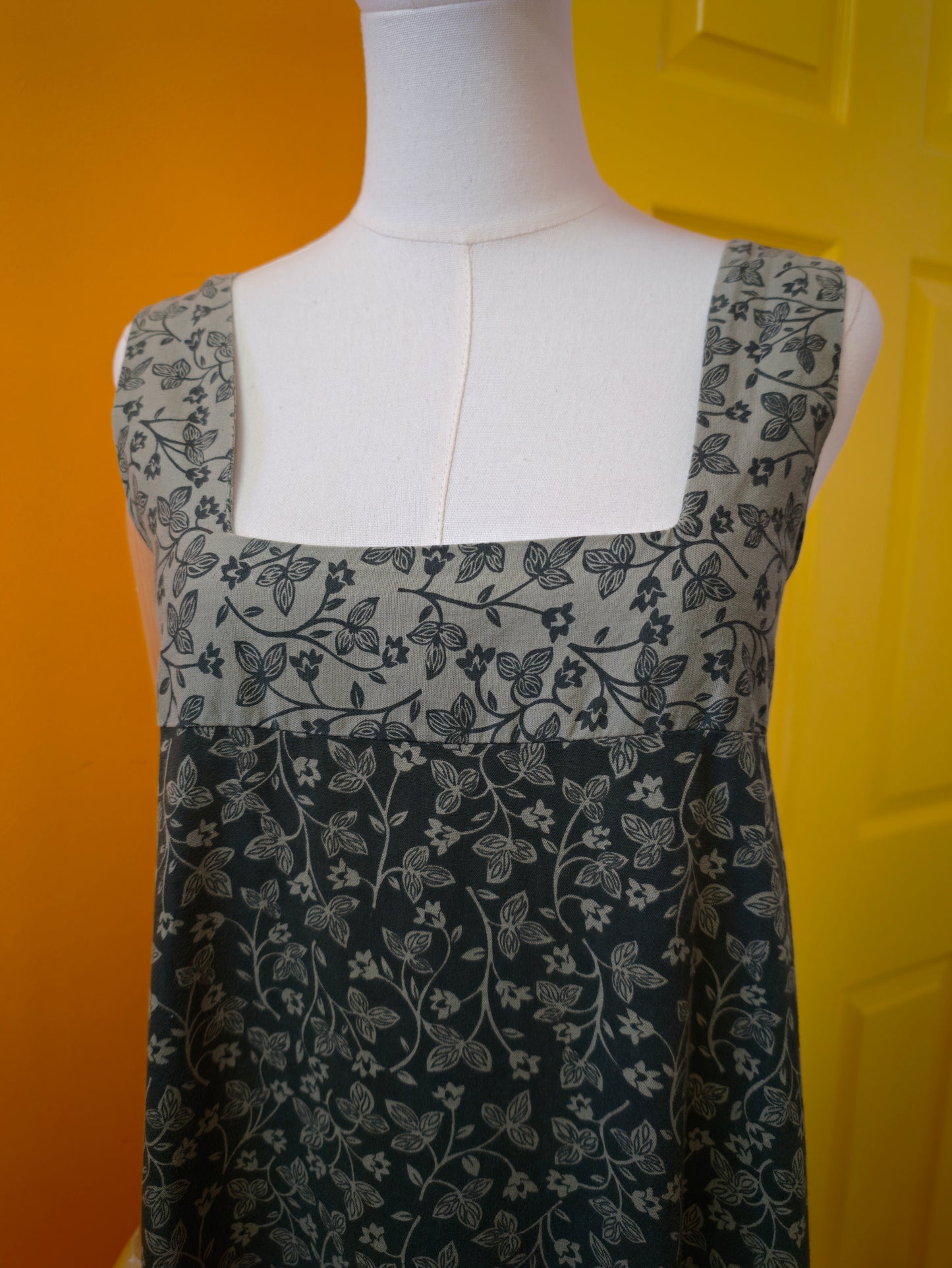 1970s Shelana green floral tiered cotton dress - XS/S/6/8