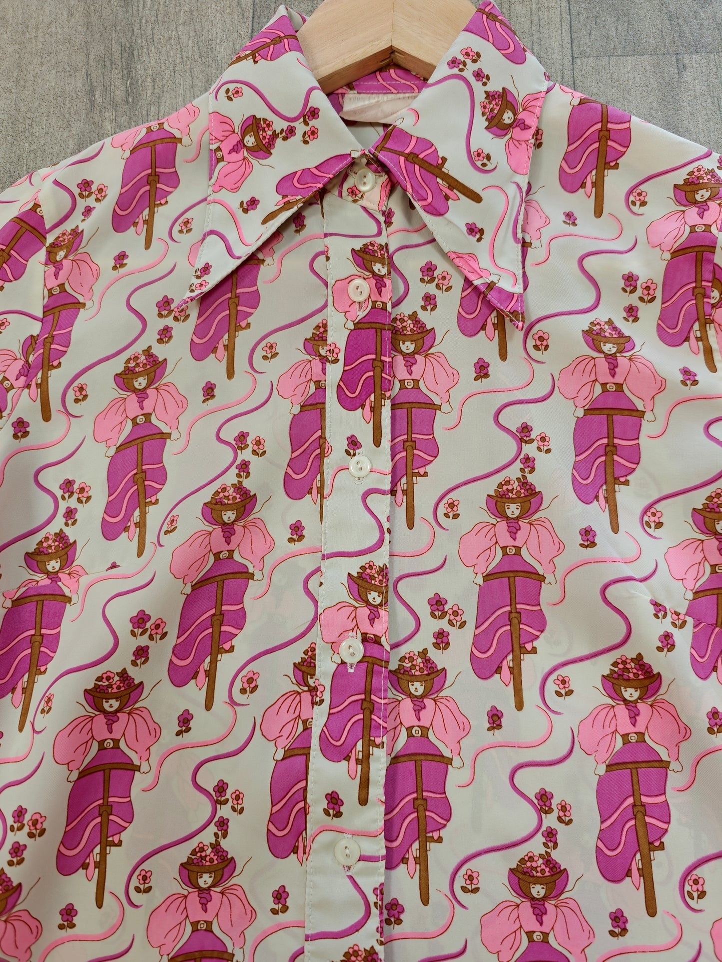 1970s novelty bicycle print pink dagger collar shirt - XS/S