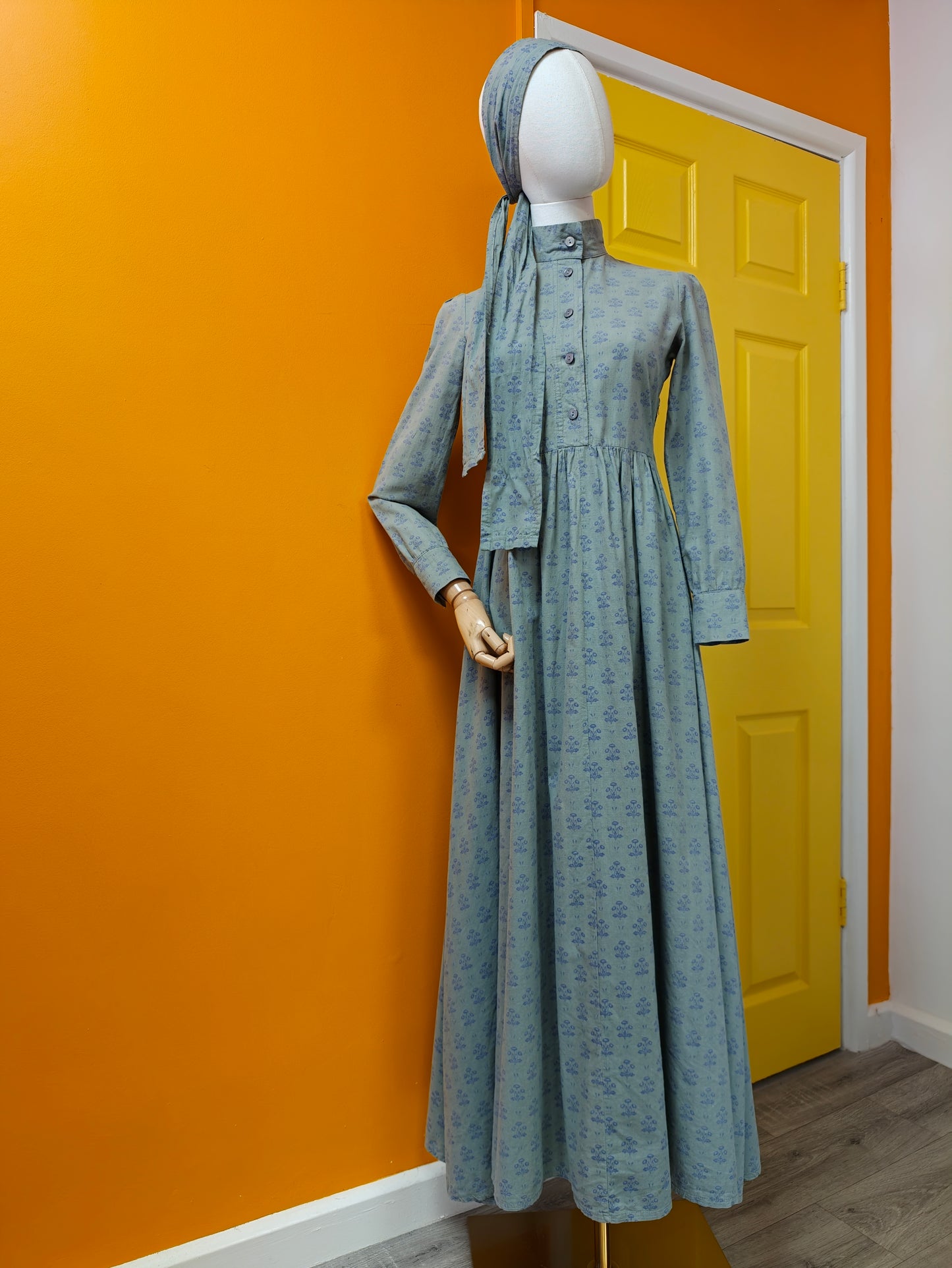 1970s Laura Ashley made in Wales cotton maxi dress & belt - XS