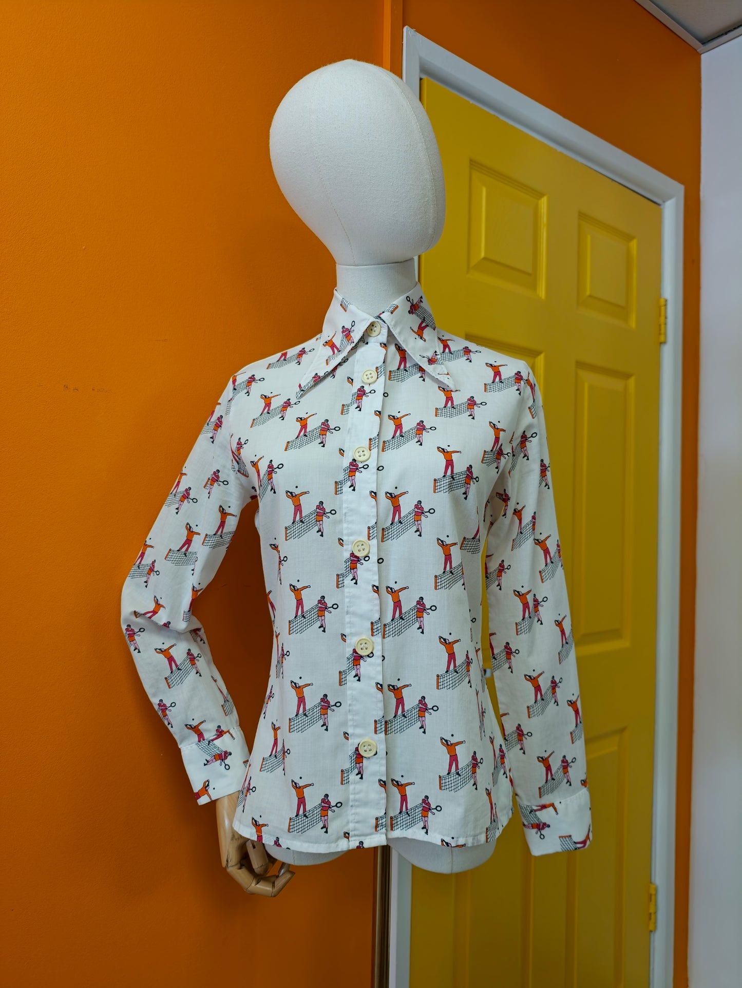 1970s novelty tennis print cotton dagger collar shirt - M