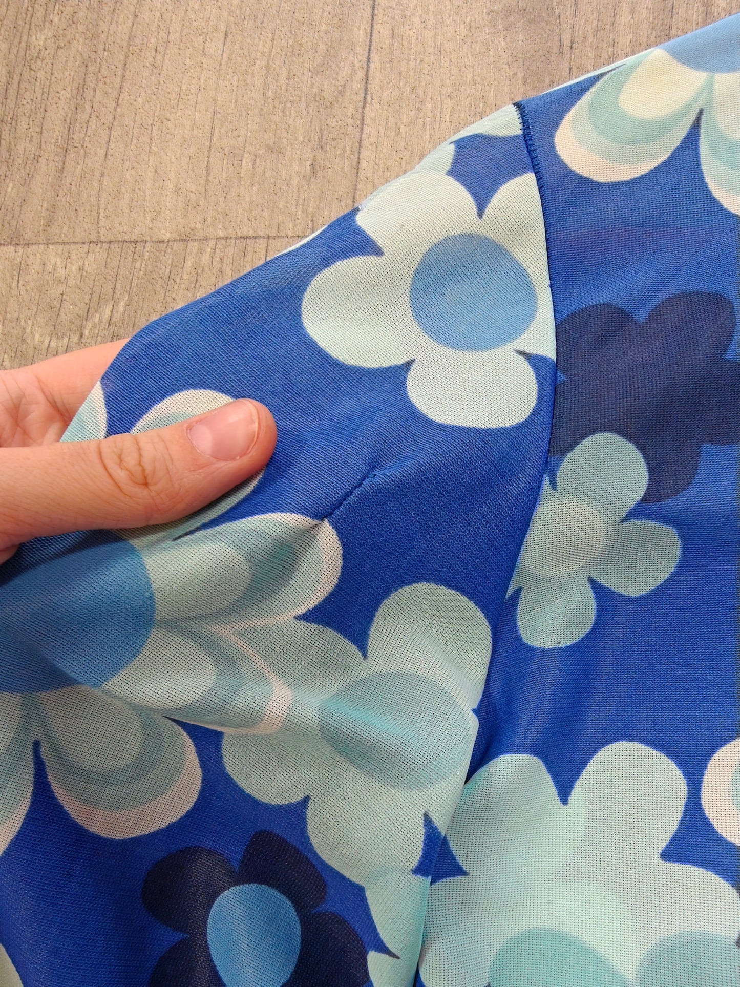 1970s blue flower power shirt - S