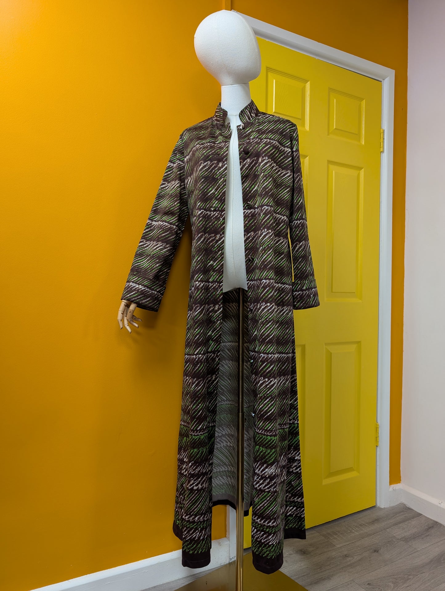 1970s brown/green patterned house coat - M