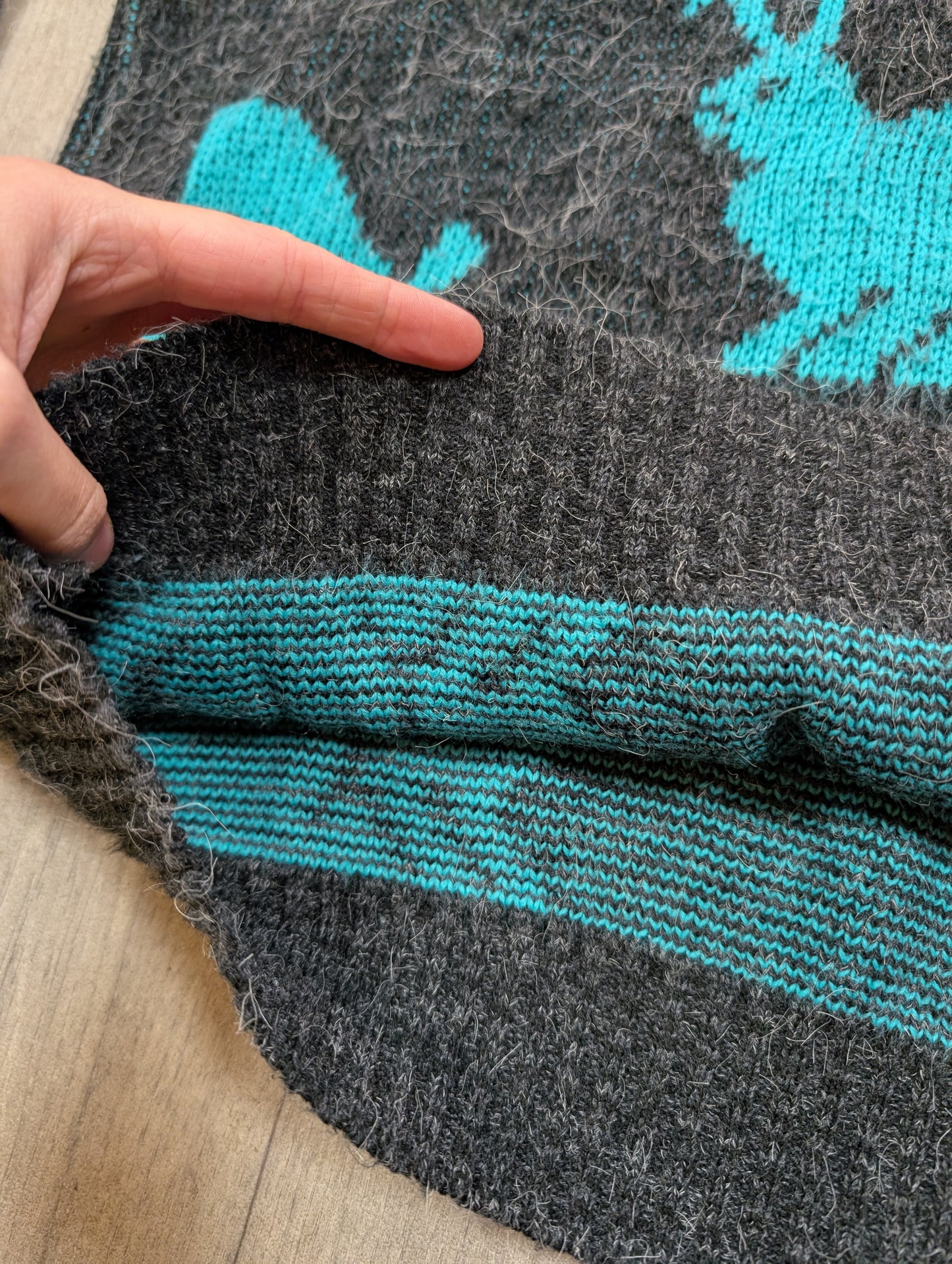 1980s rabbit jumper - S/M