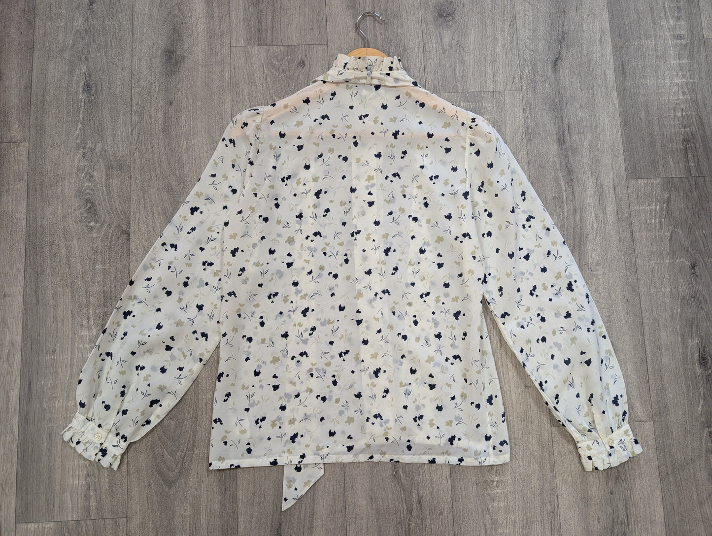 Windsmoor blouse with neck tie - S