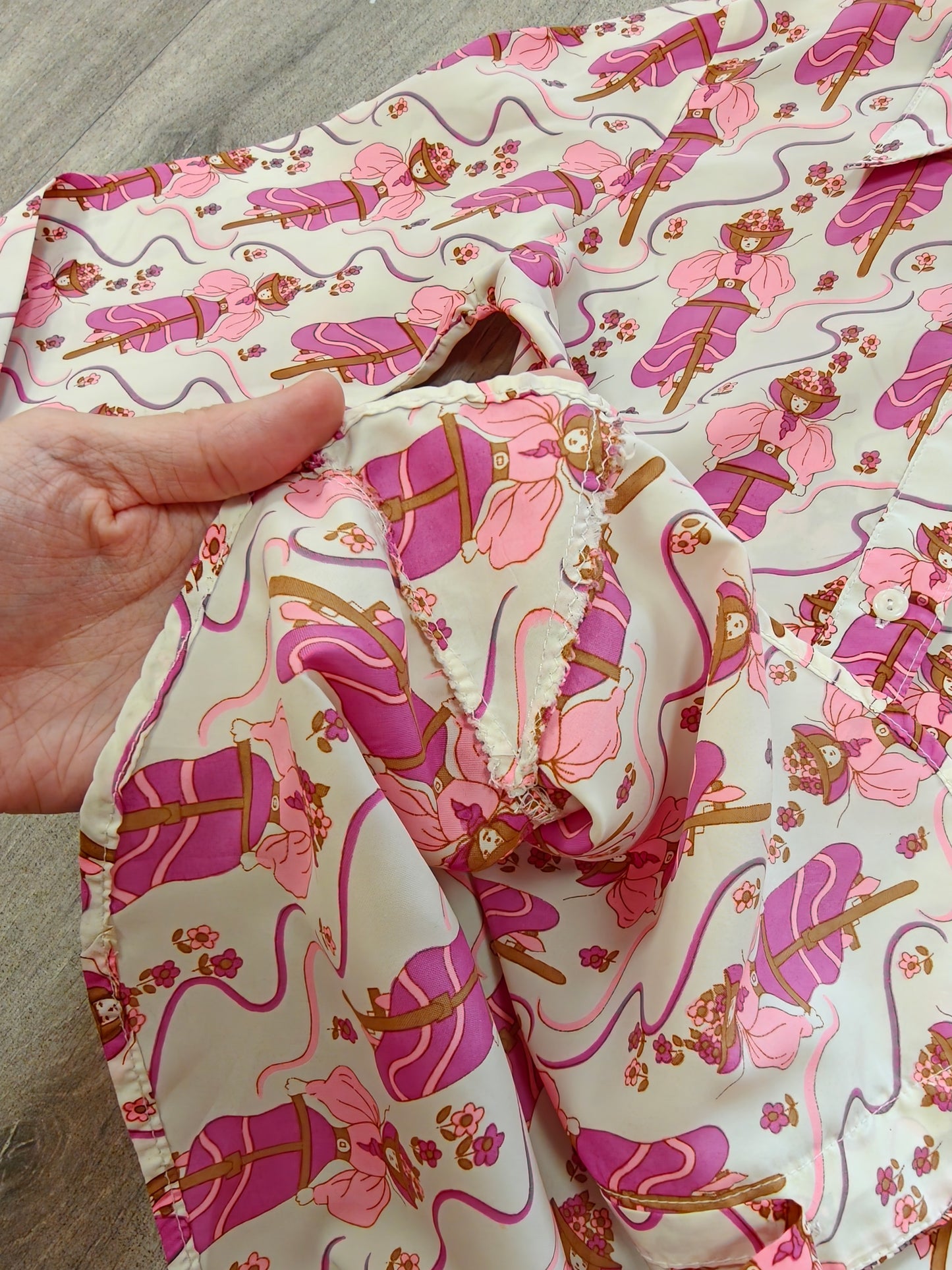 1970s novelty bicycle print pink dagger collar shirt - XS/S
