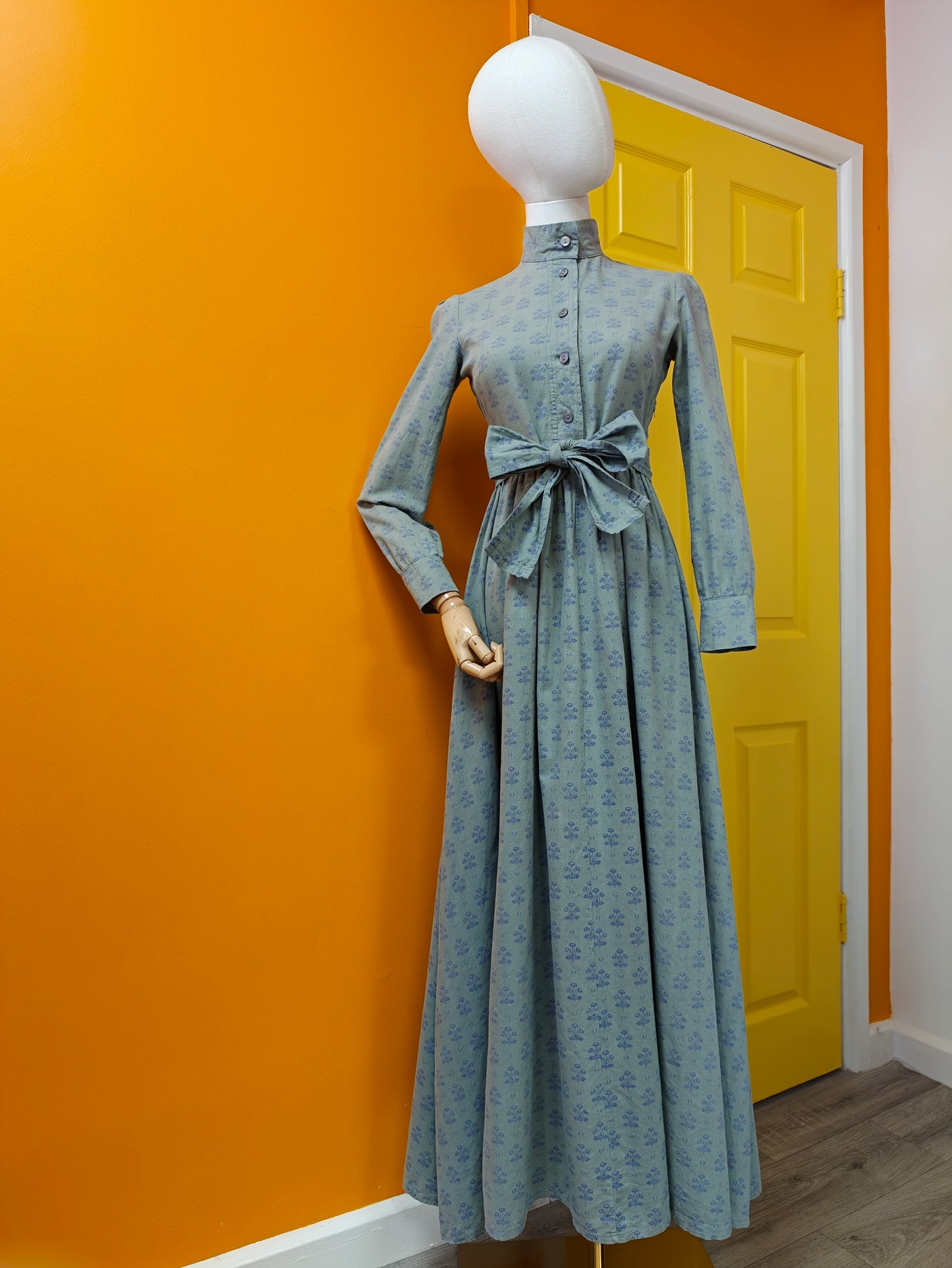 1970s Laura Ashley made in Wales cotton maxi dress & belt - XS