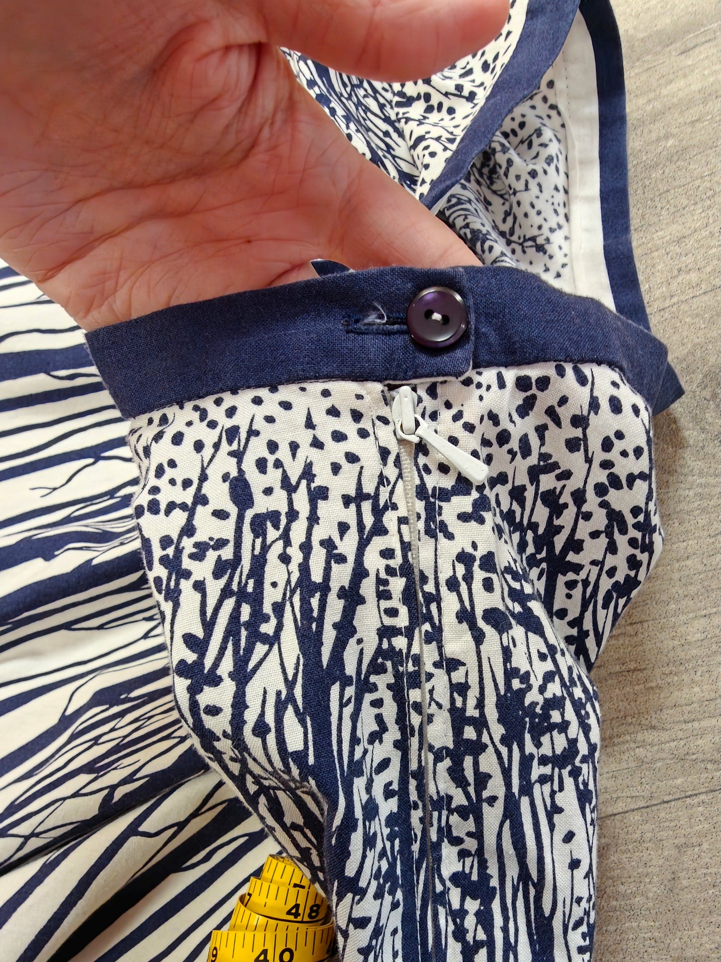 1980s novelty print full circle cotton skirt - 24" waist