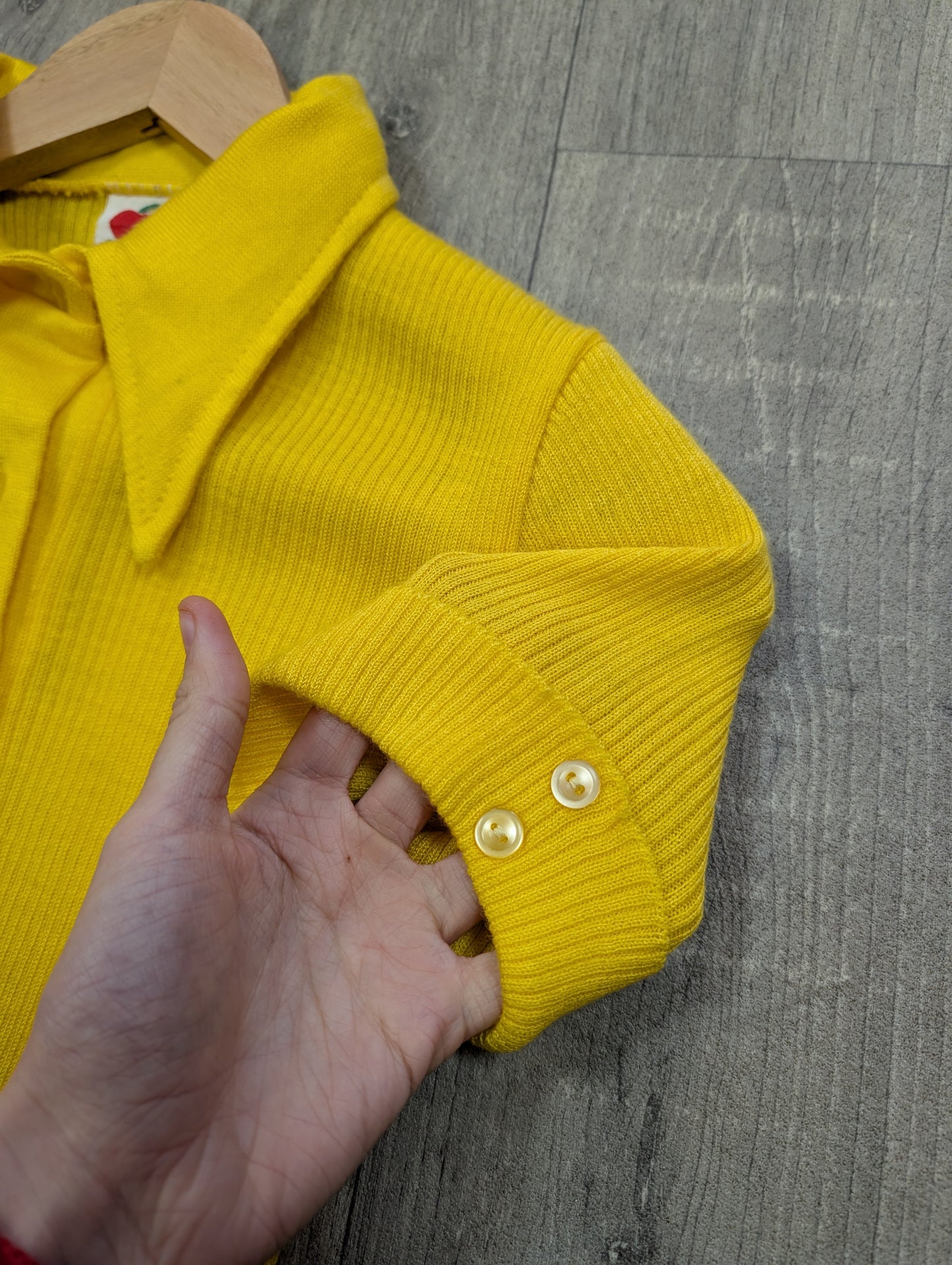 1970s yellow dagger collar shirt - XS/S