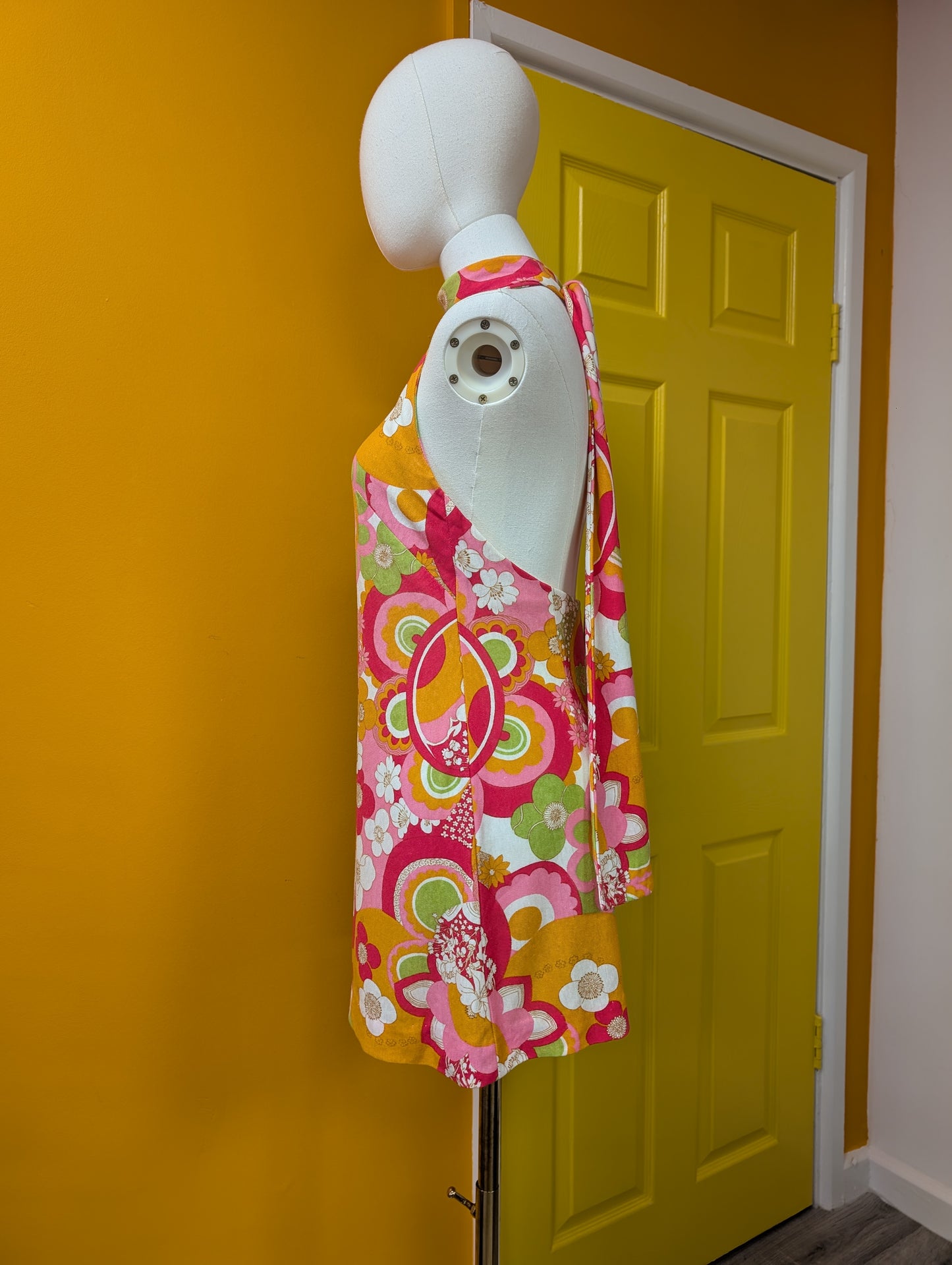 1960s Alistair Cowin psychedelic backless mini dress - S/8