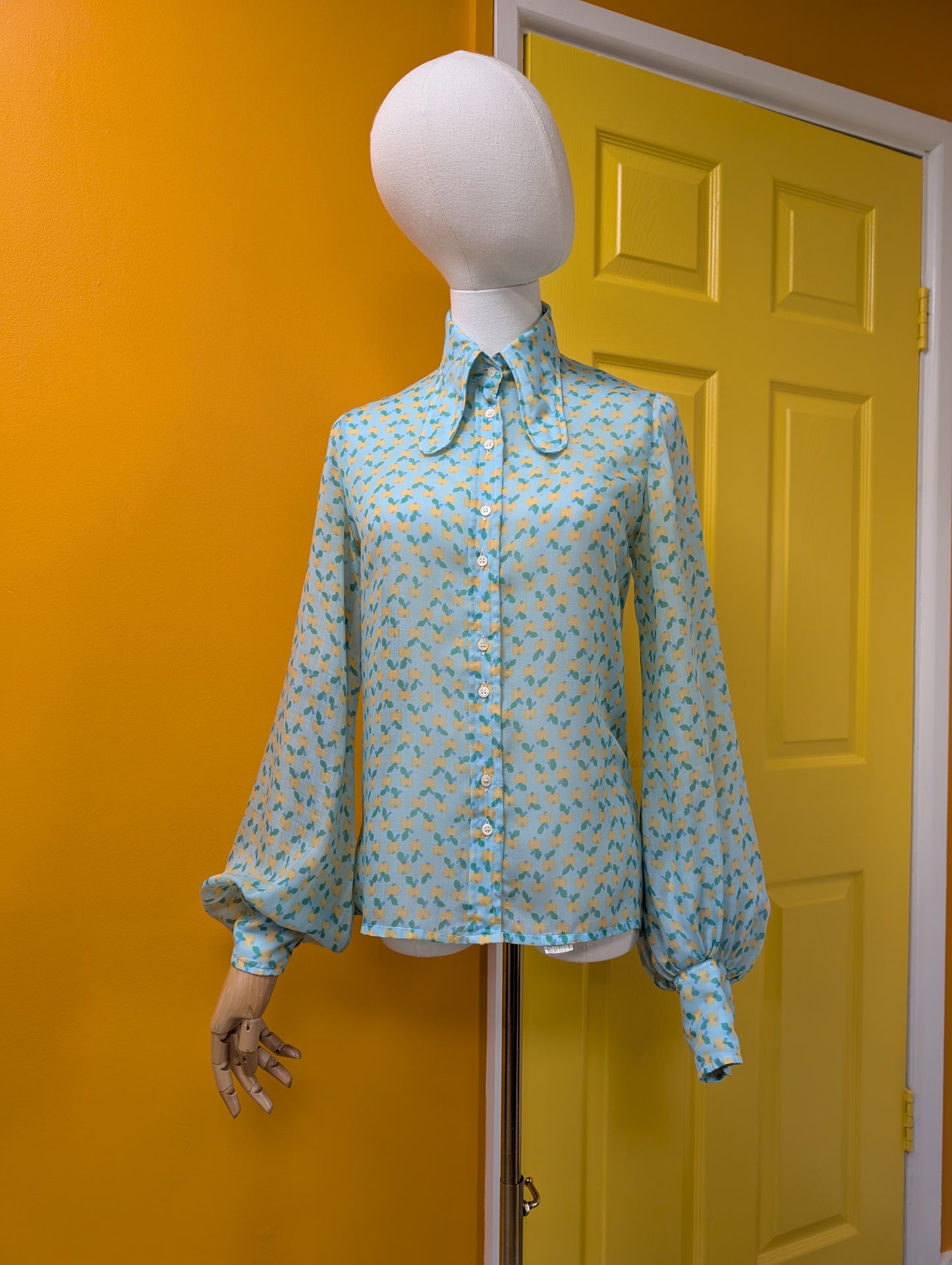 Gorgeous 1970s Sleeves London shirt - XS/S/6/8