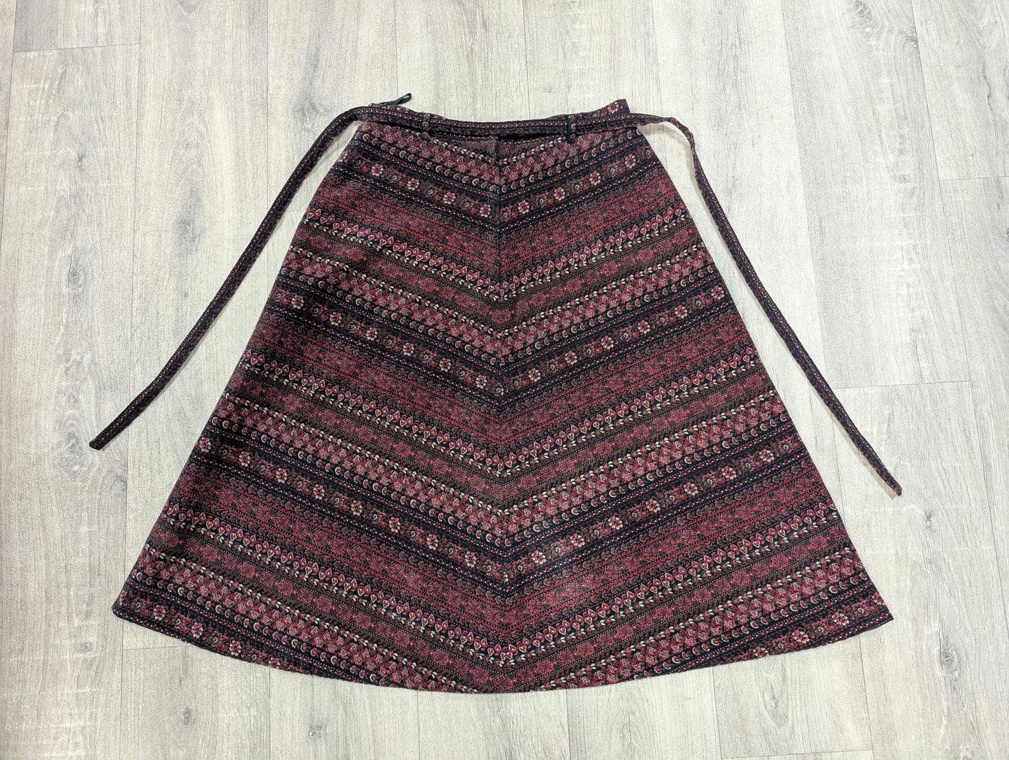 1970s needlecord skirt with belt - 26" waist