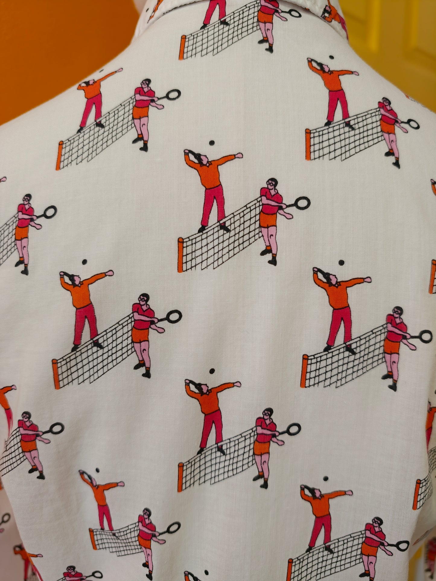 1970s novelty tennis print cotton dagger collar shirt - M