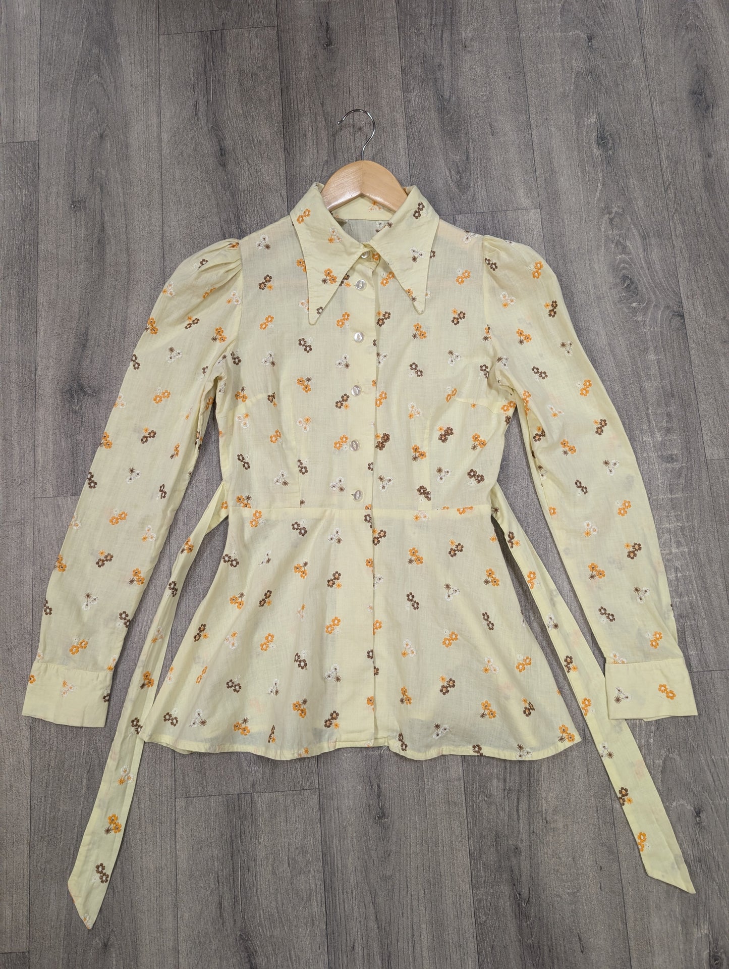 1970s embroidered shirt with tie waist - XS/6