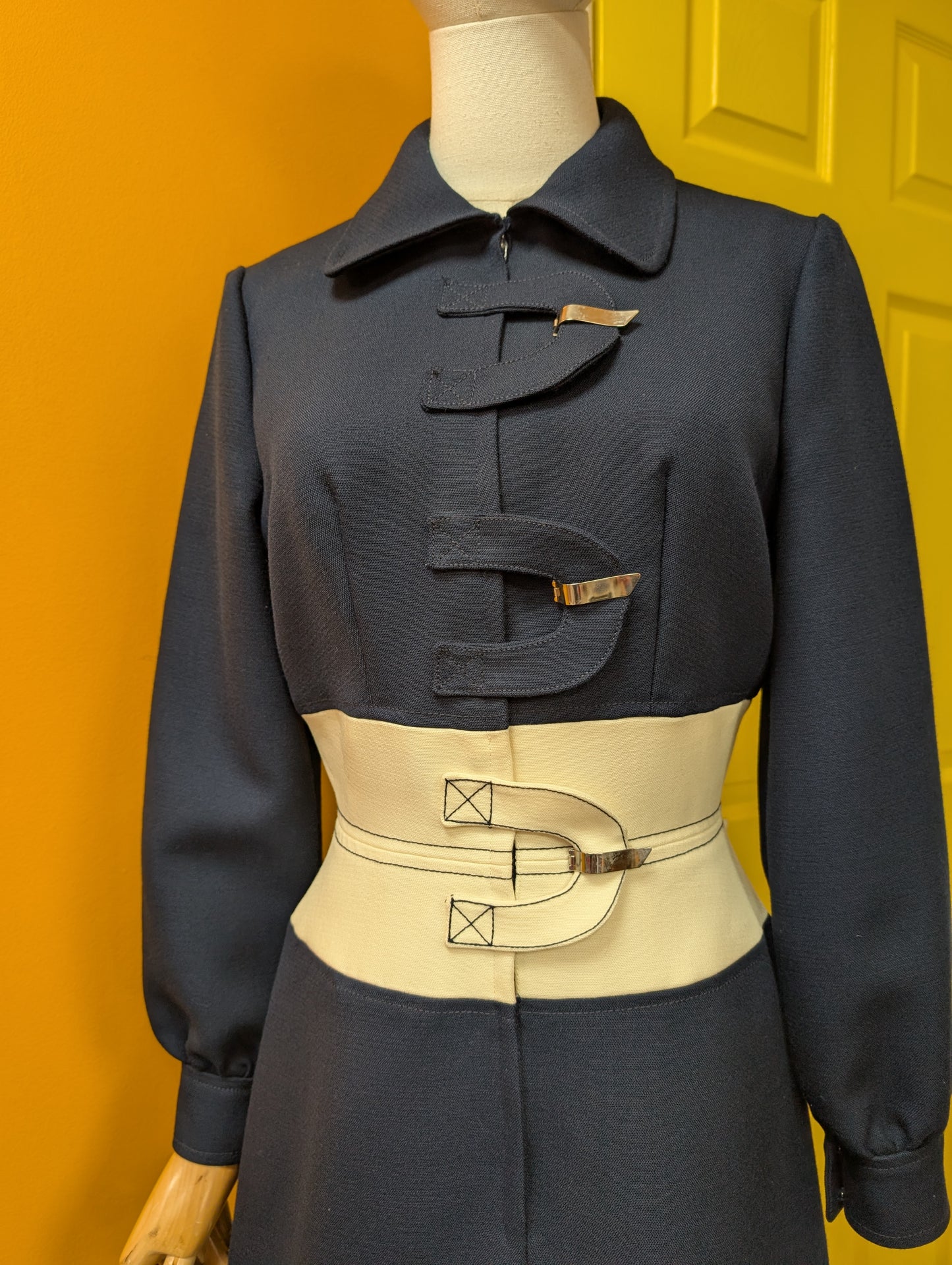 1960s Louis Feraud at Rembrandt navy pure new wool dress - S/8