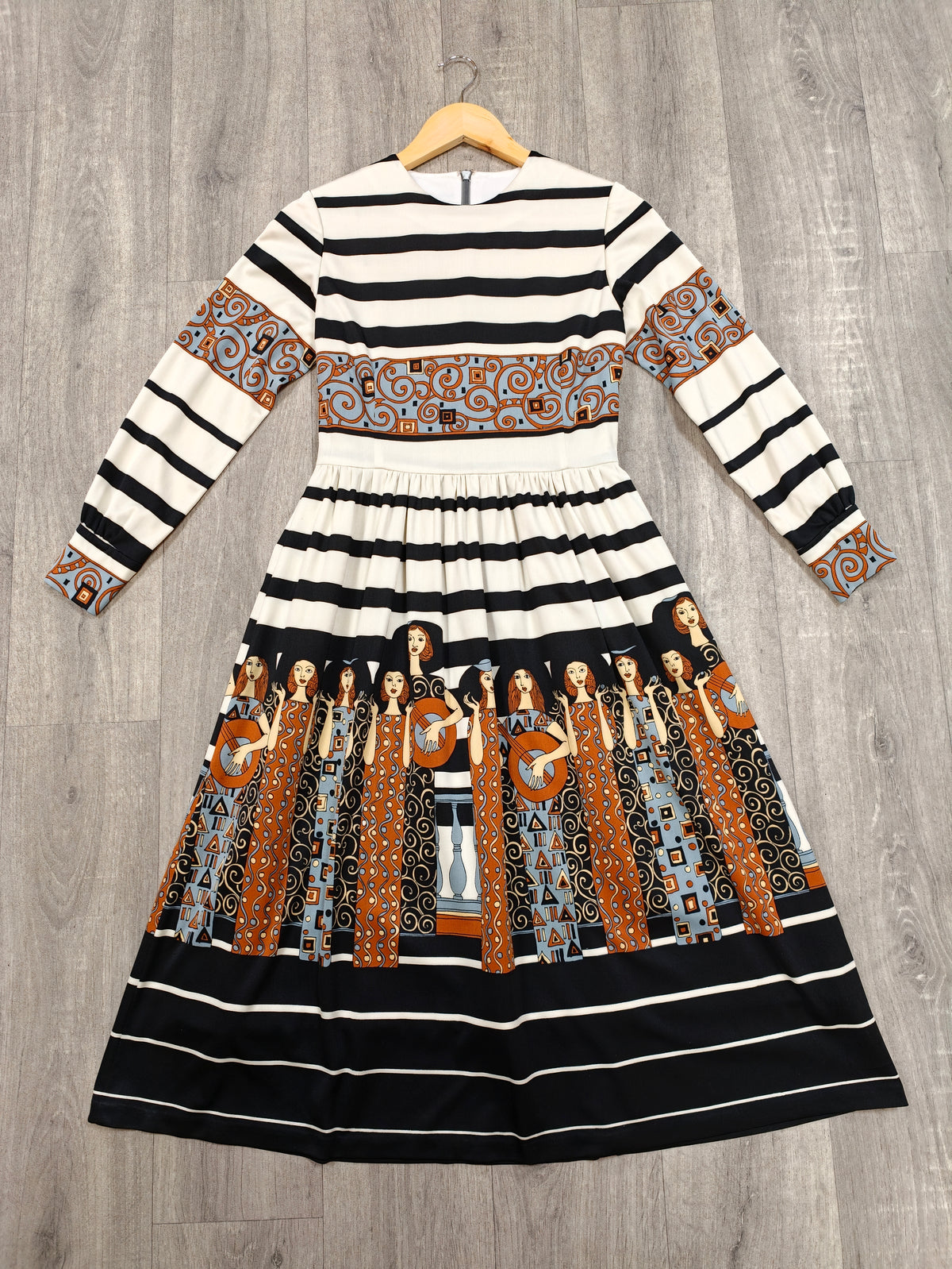 Novelty print dress - XS/S/6/8