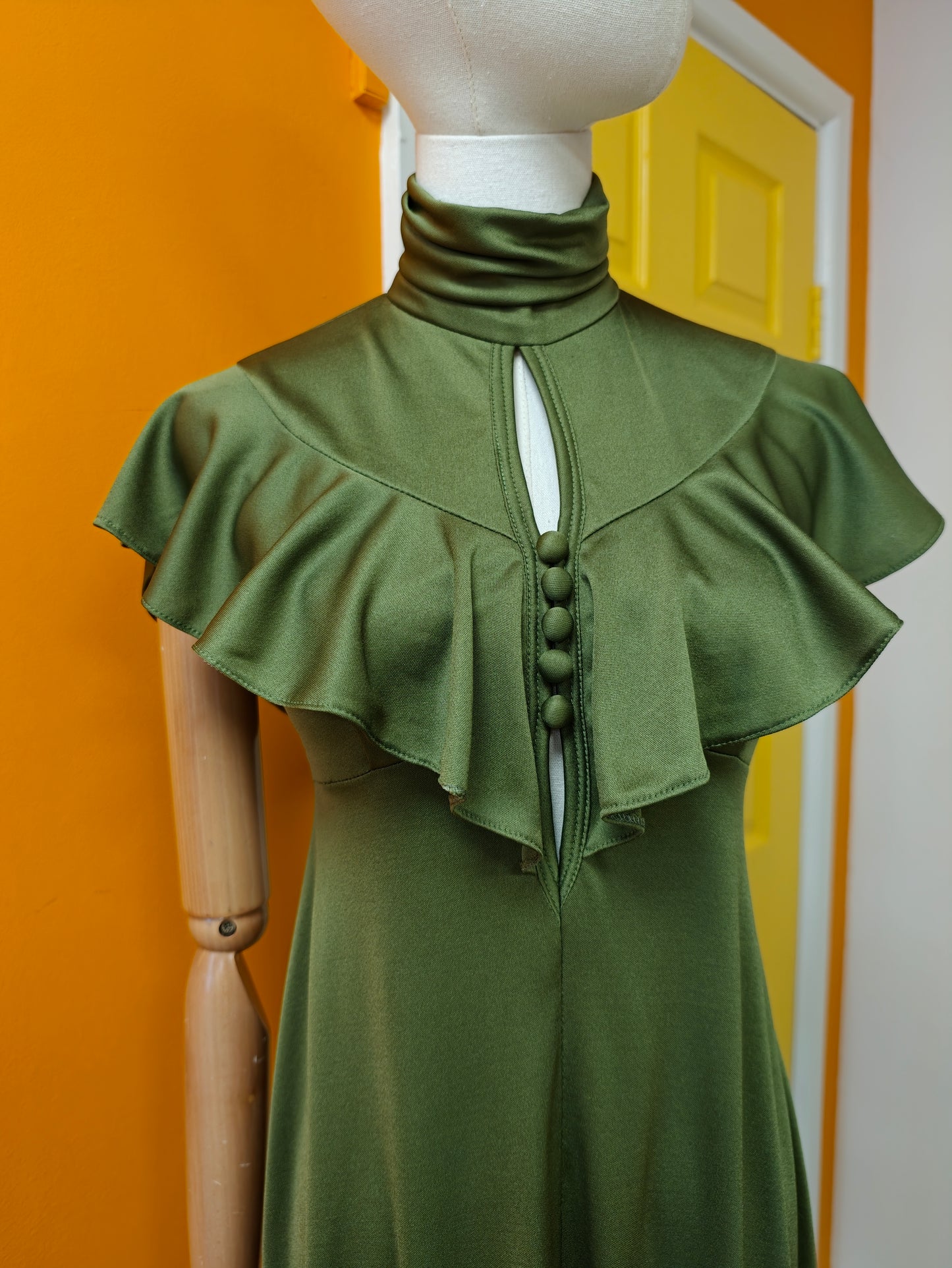 1970s Irvine Sellars green crimplene maxi dress - XS/6
