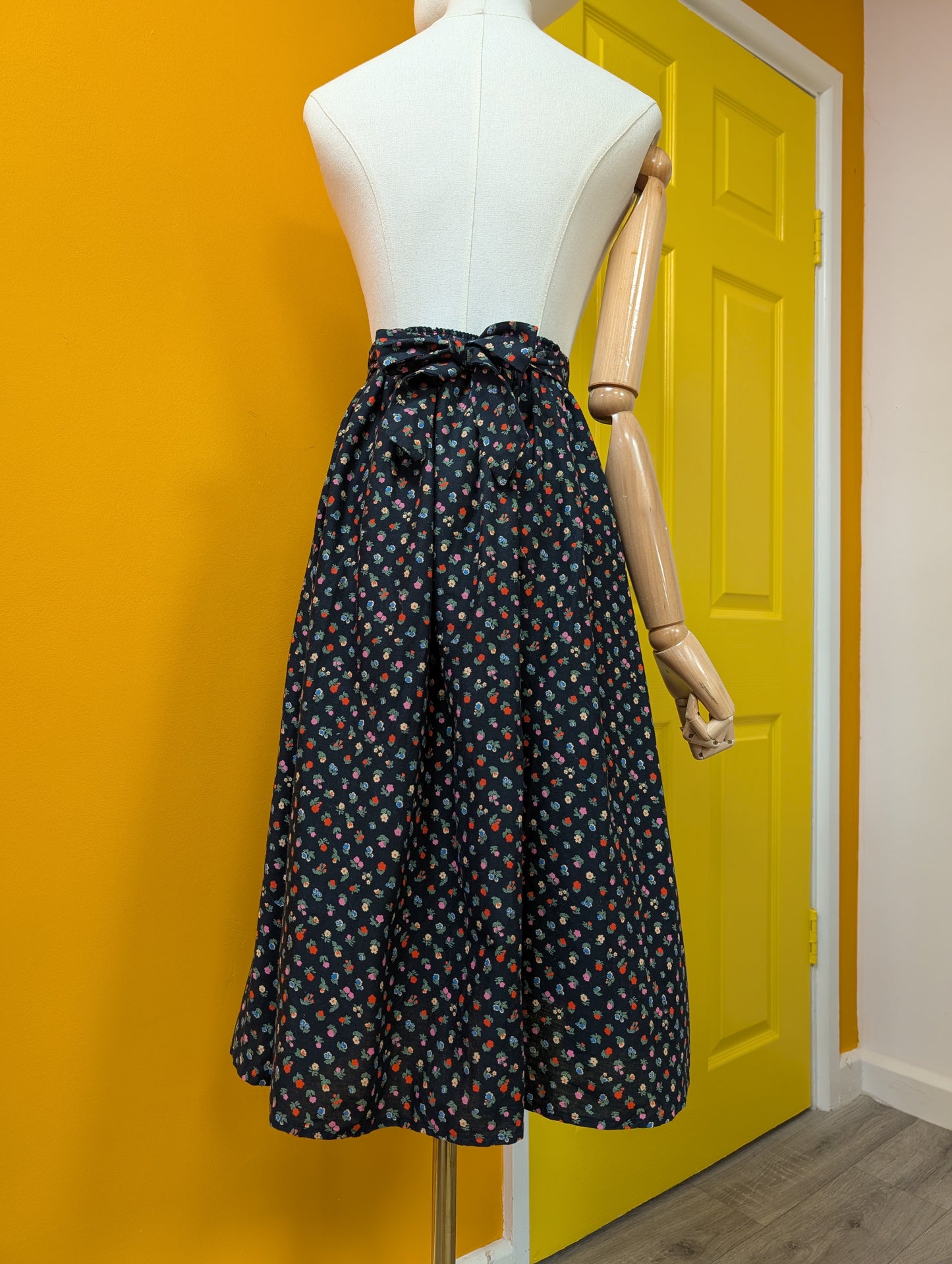 1970s Czarina black floral cotton skirt - S/M