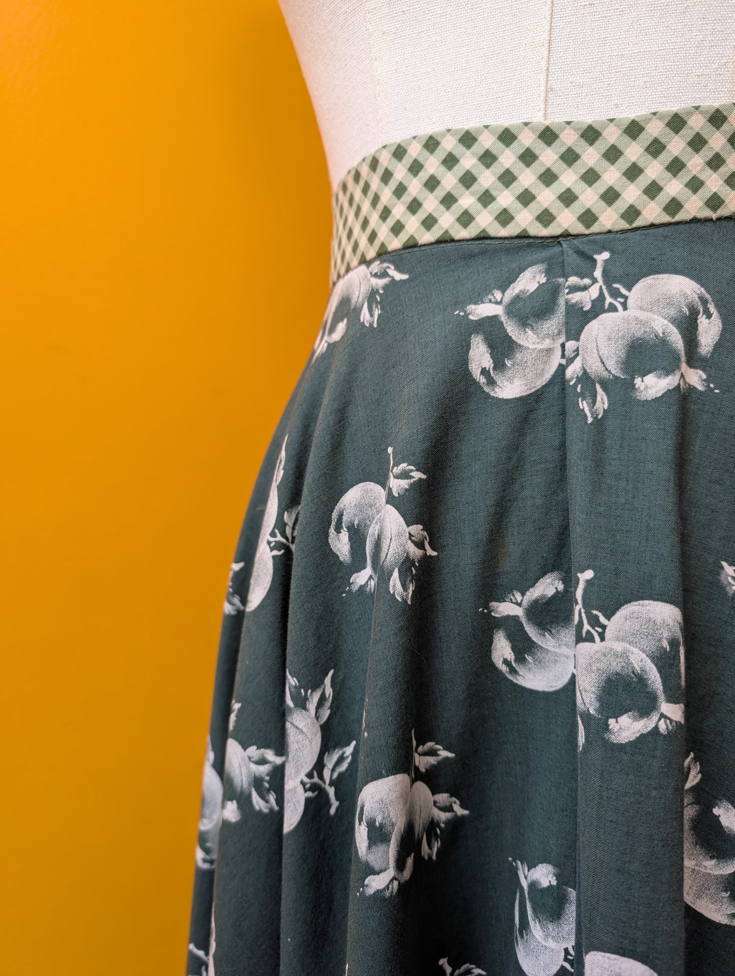 1970s Sunset full circle novelty fruit & gingham print cotton skirt - 27.5" waist