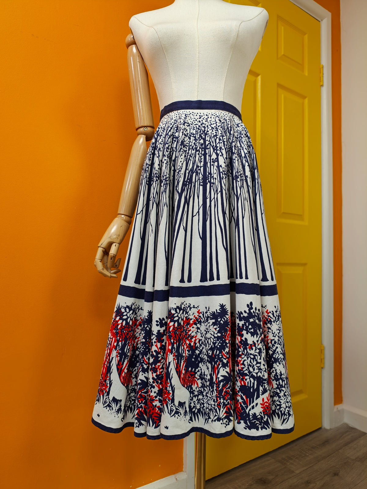 1980s novelty print full circle cotton skirt - 24" waist